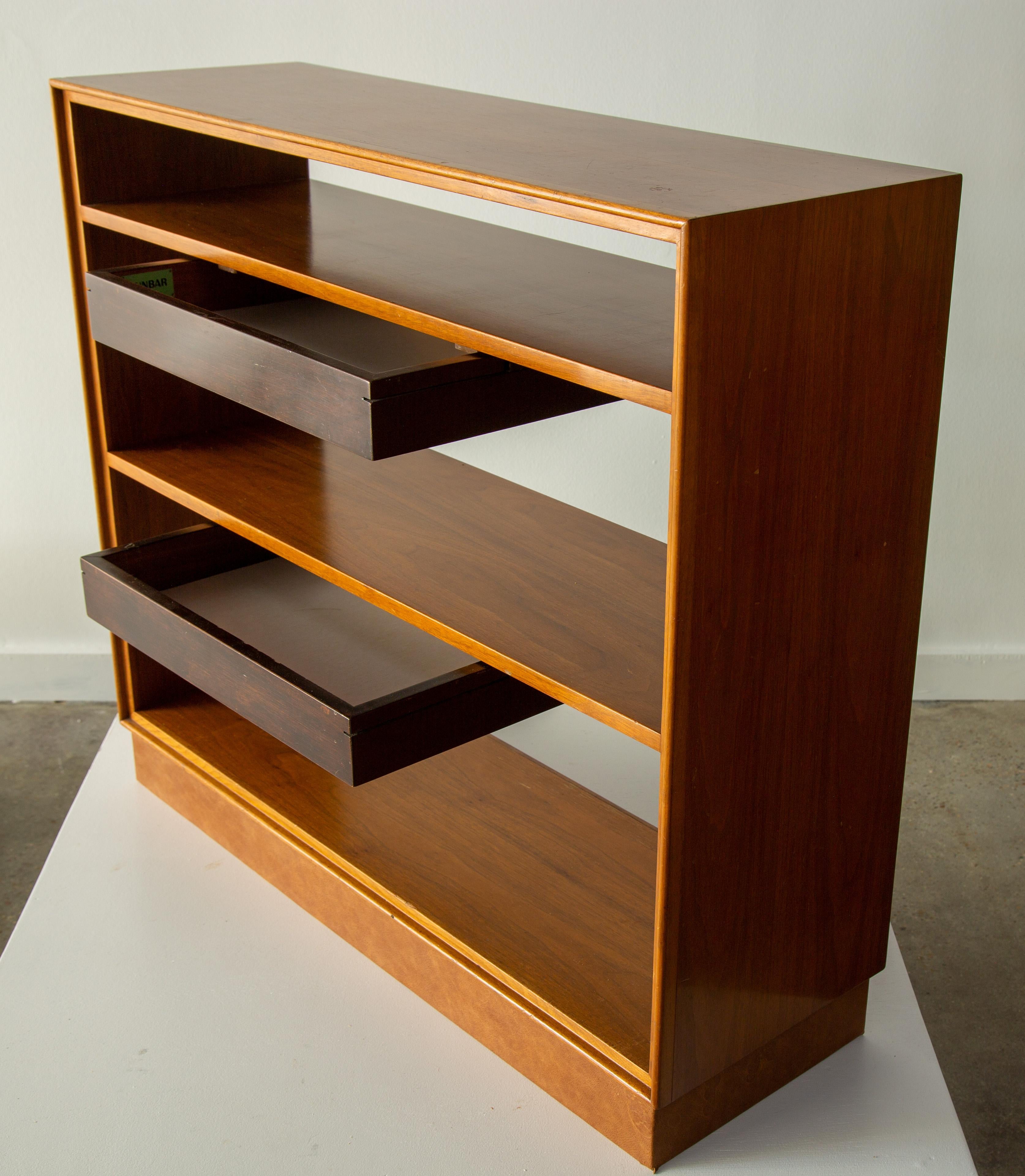 Edward Wormley for Dunbar Bookcase model 686 in mahogany and leather In Good Condition In Virginia Beach, VA