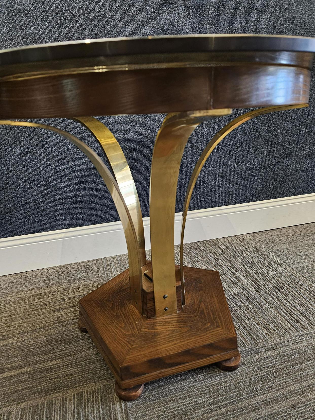 Américain Edward Wormley pour Dunbar table d'appoint tulipe en laiton, frêne et verre en vente