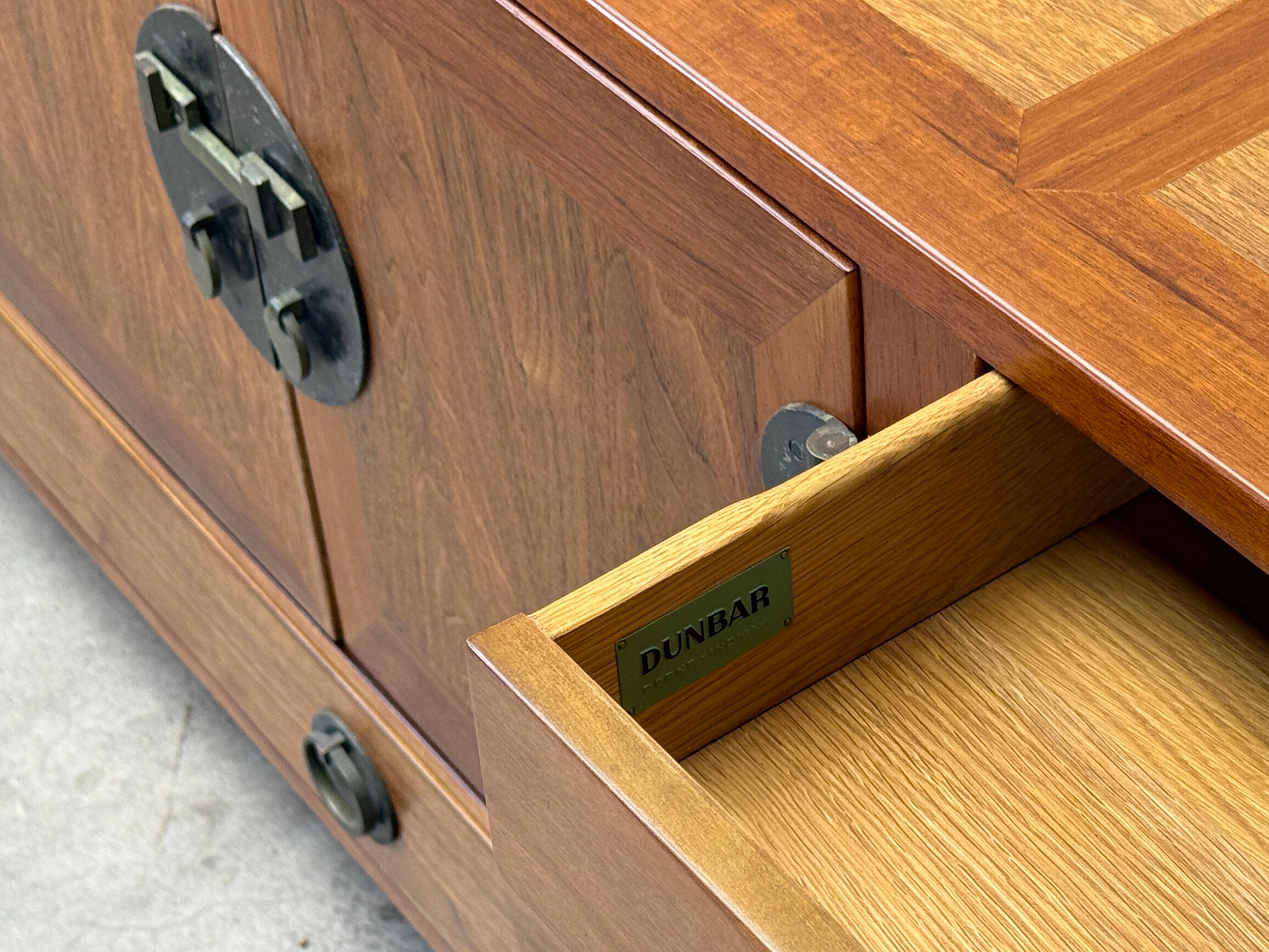 Edward Wormley for Dunbar Cabinet with Brass Hardware in vendita 13