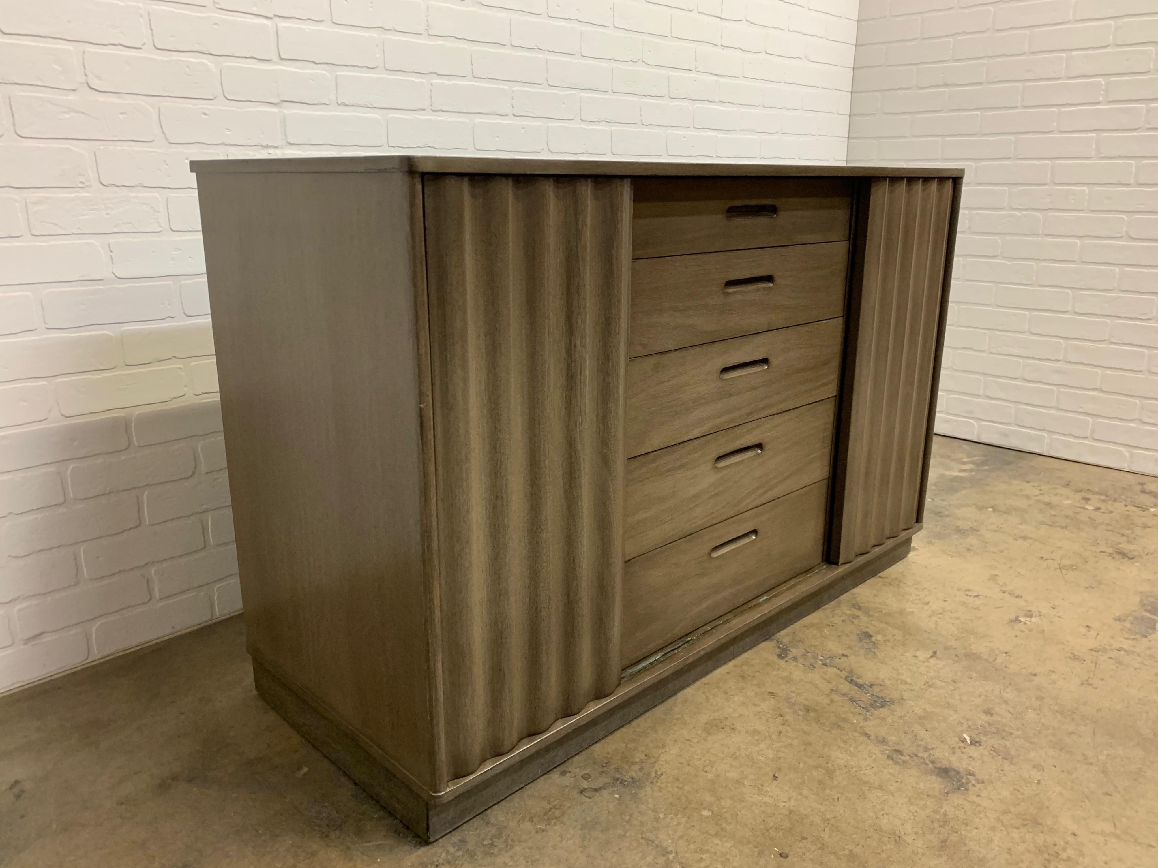 Edward Wormley for Dunbar Cabinet In Good Condition For Sale In Denton, TX