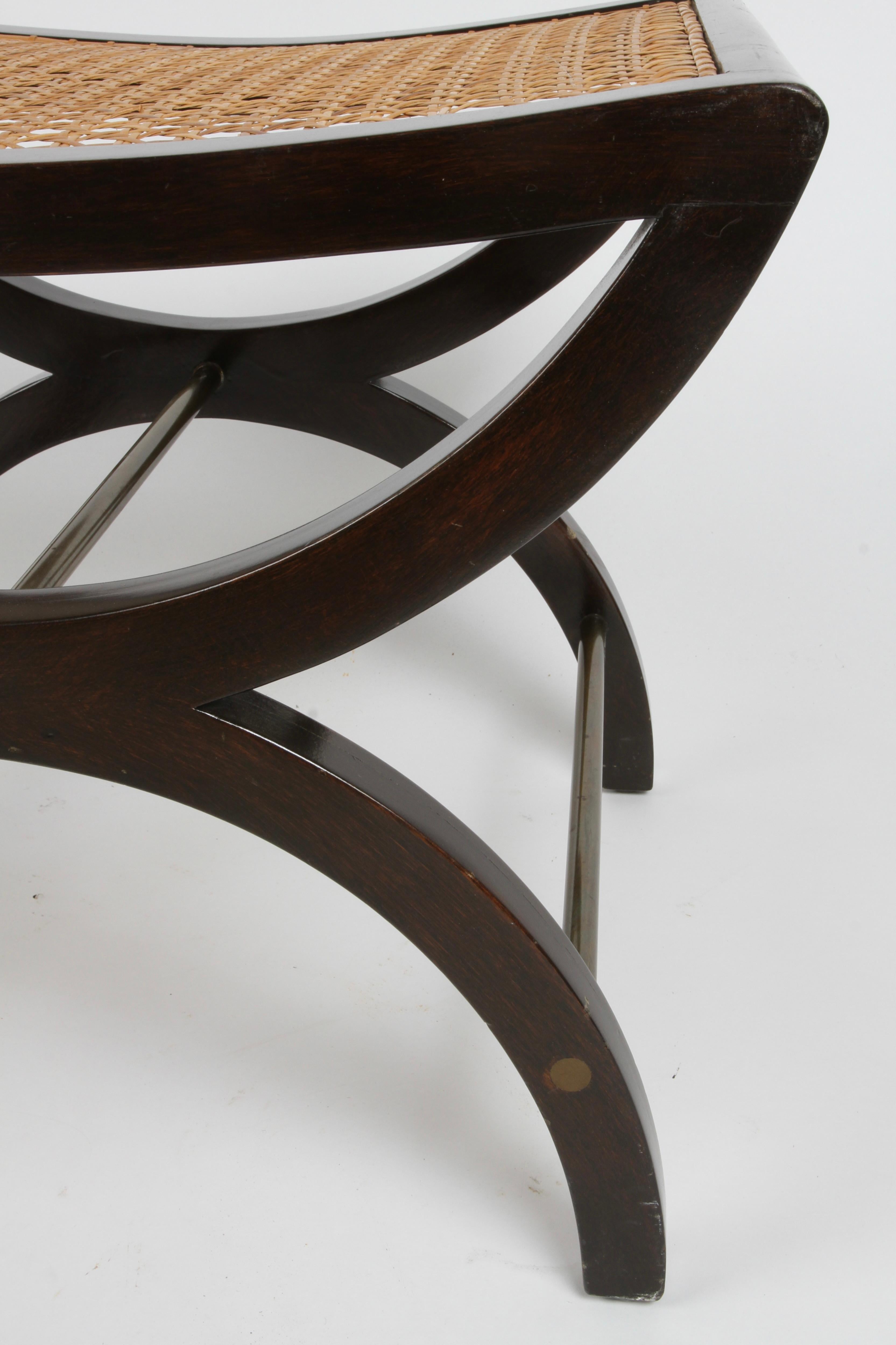 Edward Wormley für Dunbar Classic Modern Mahagoni, Messing und Rohrgeflecht Bank oder Hocker (Mitte des 20. Jahrhunderts) im Angebot