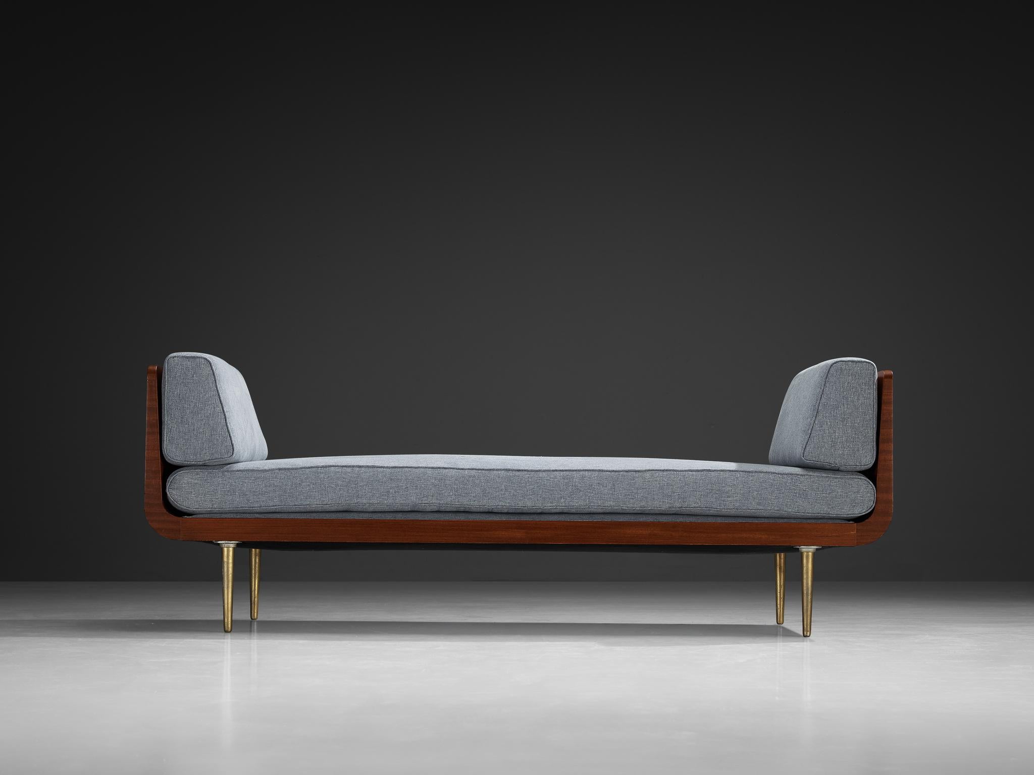 Metà XX secolo Edward Wormley per Dunbar Daybed in mogano, ottone e tessuto grigio-blu in vendita