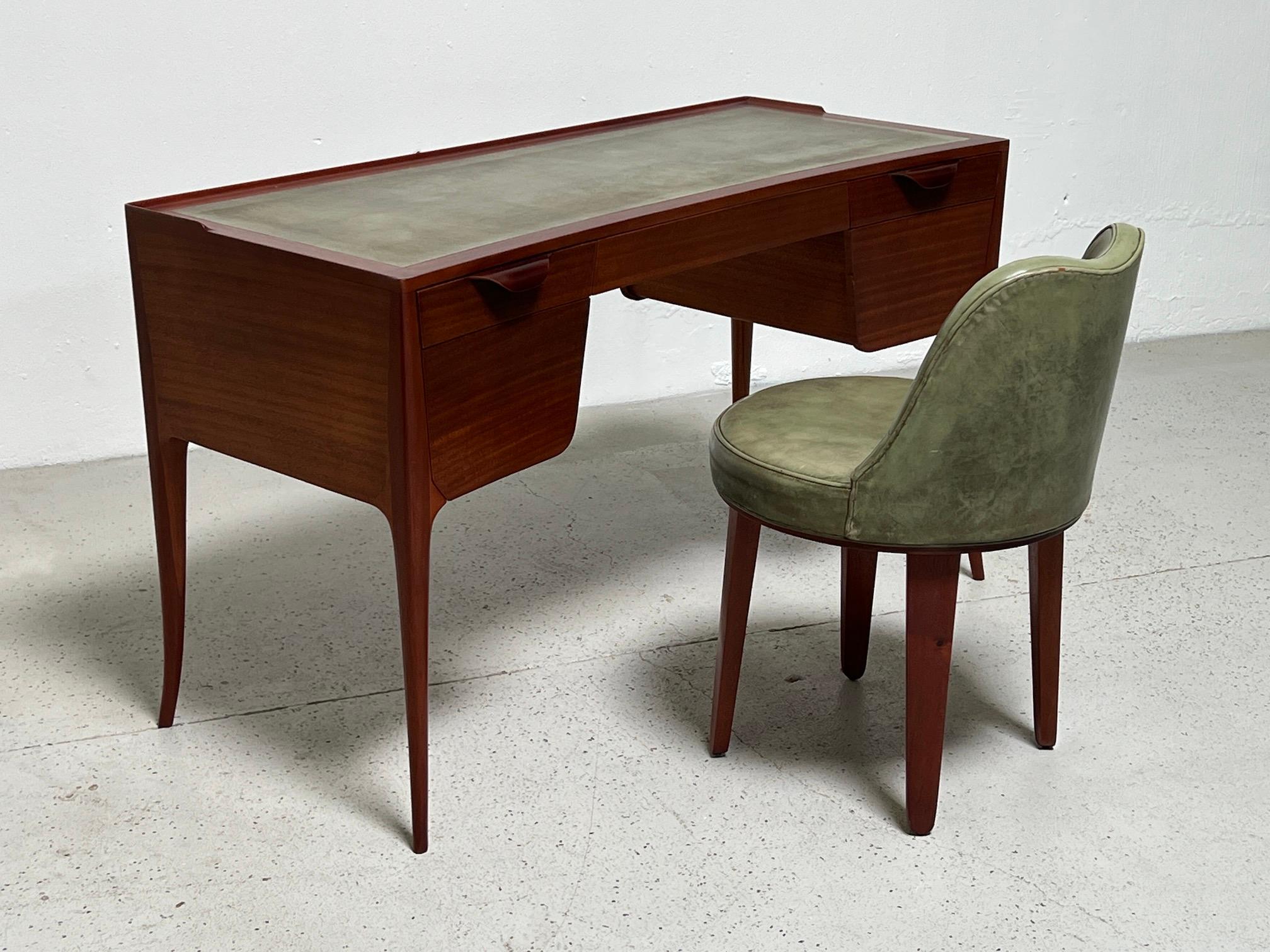 Edward Wormley for Dunbar Desk and Chair in Matching Leather In Good Condition In Dallas, TX