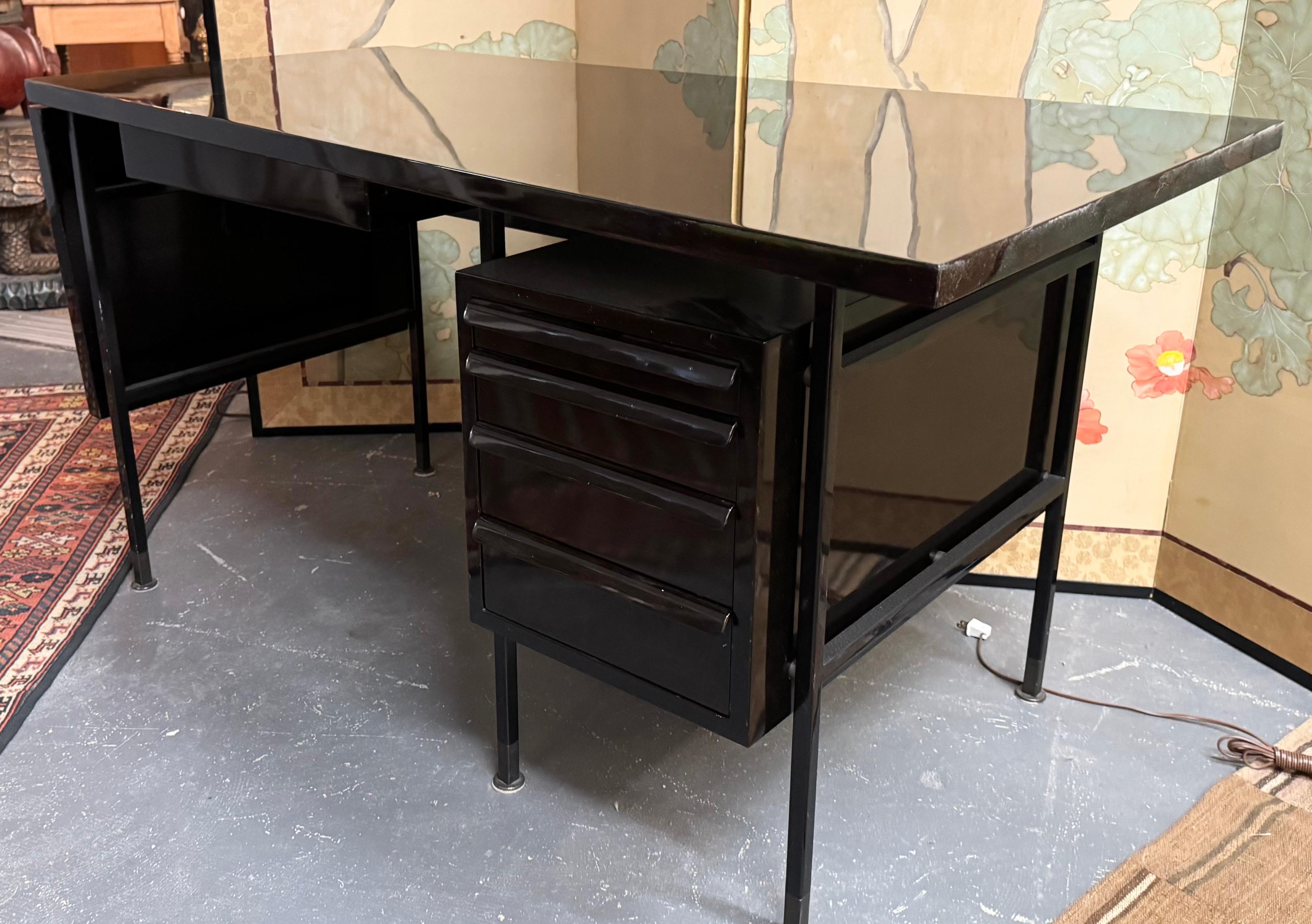 Edward Wormley for Dunbar Desk in Tawi Walnut & Steel In Good Condition For Sale In New York, NY