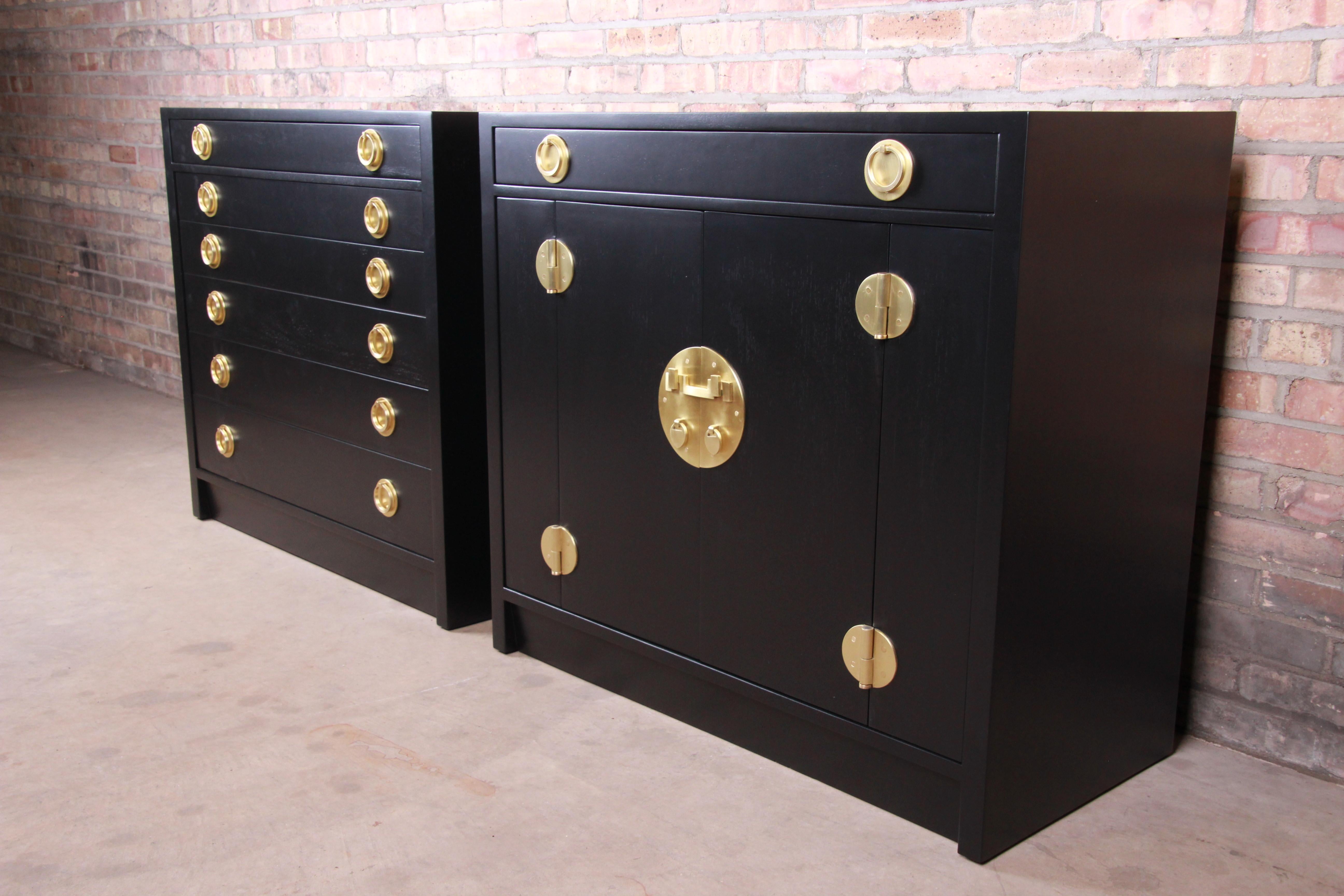 An exceptional pair of Mid-Century Modern Hollywood Regency chinoiserie chests

By Edward Wormley for Dunbar Furniture 