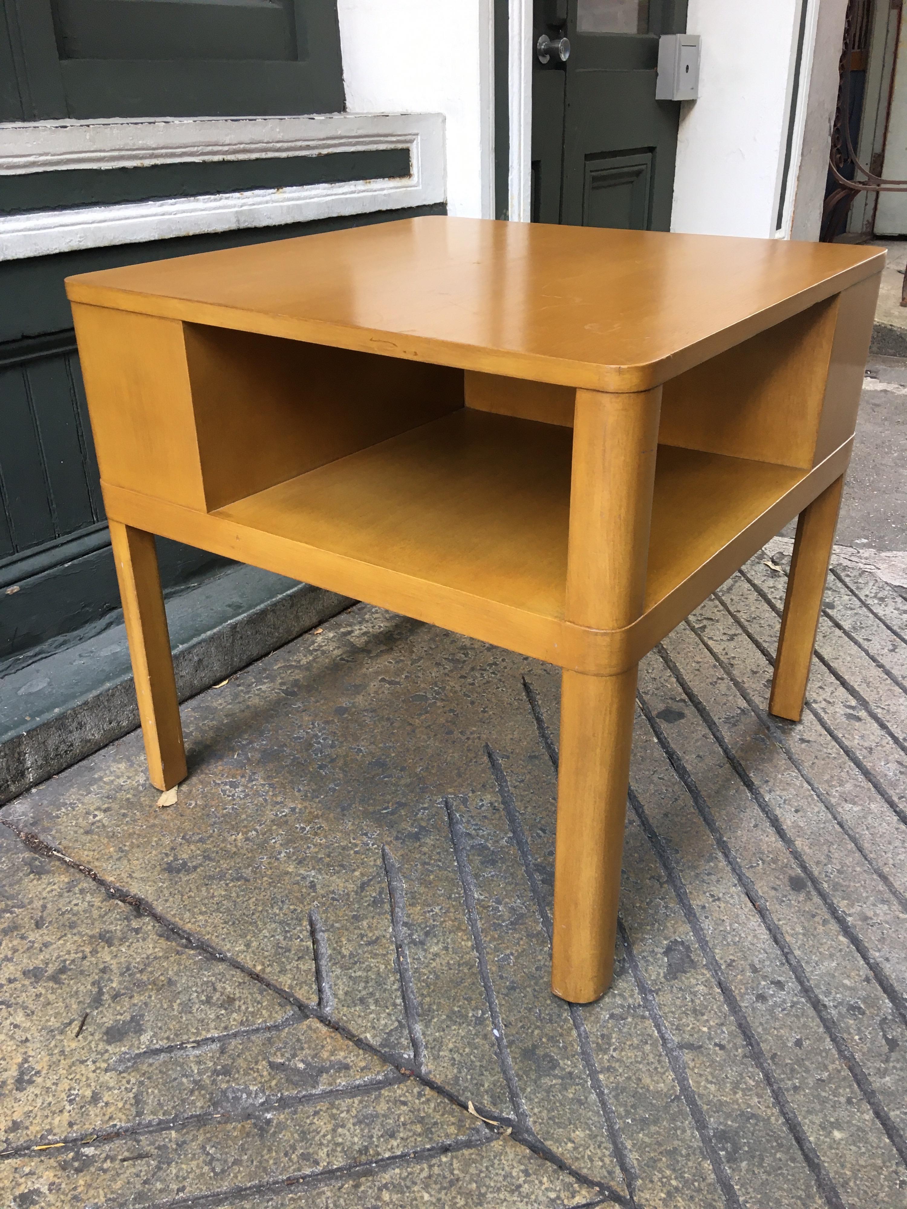 Edward Wormley for Dunbar End Table with Book Shelf In Good Condition In Philadelphia, PA