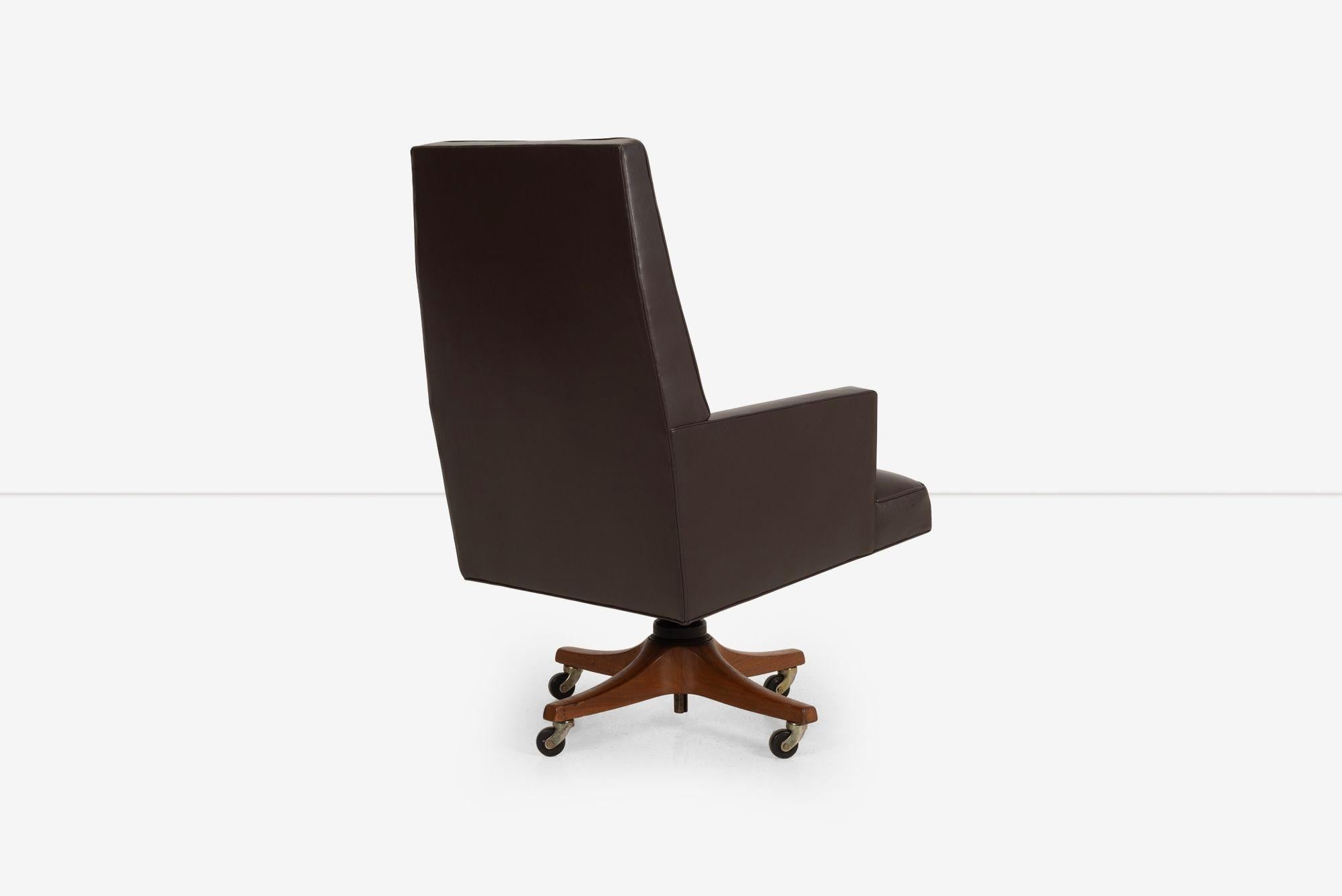 Metà XX secolo Edward Wormley per Dunbar Executive Chair 1965 in vendita