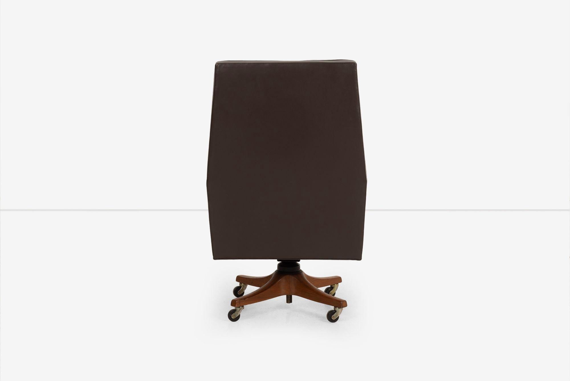 Pelle Edward Wormley per Dunbar Executive Chair 1965 in vendita