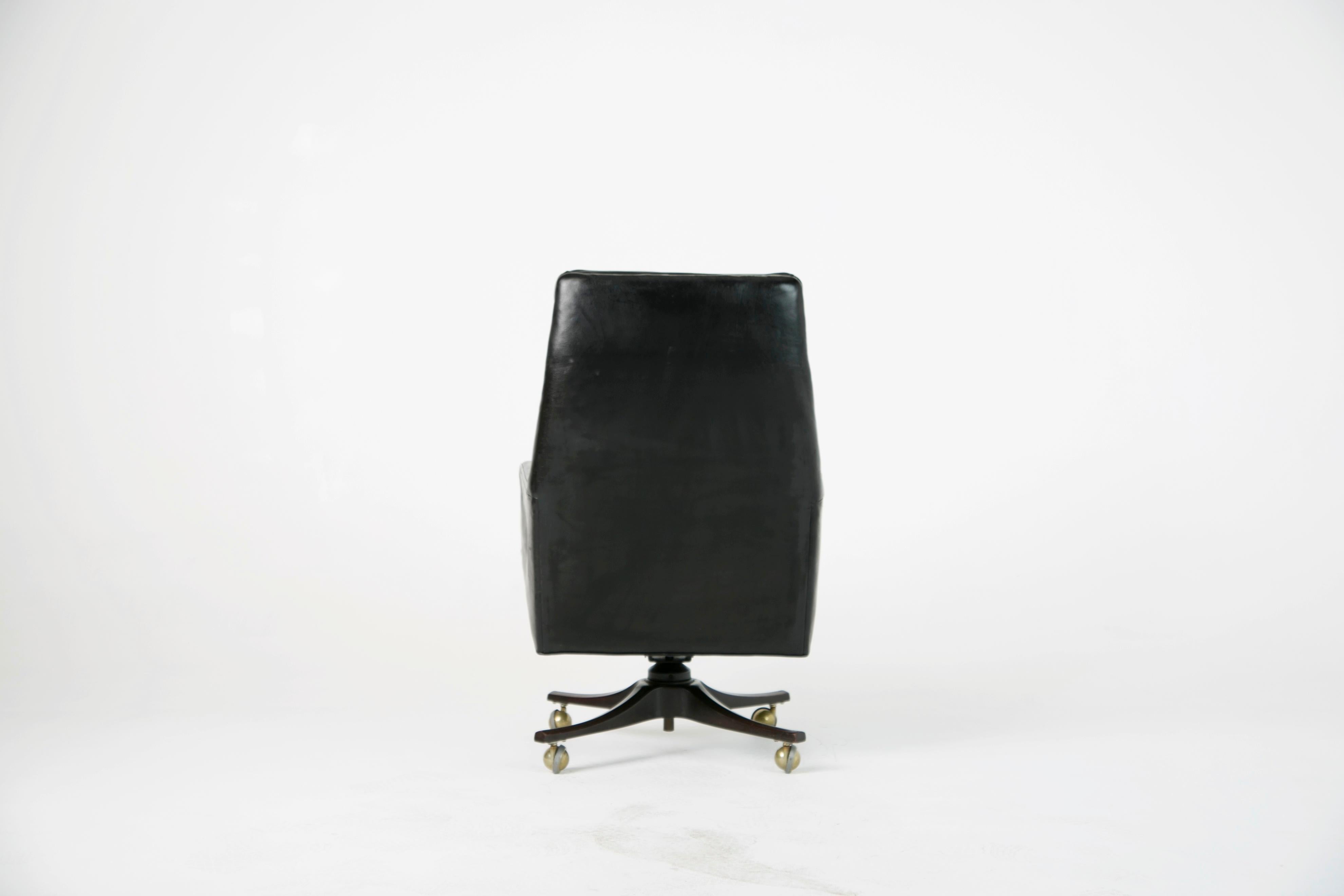 Edward Wormley for Dunbar Executive Highback Leather Desk Chair, circa 1960 In Good Condition In Los Angeles, CA