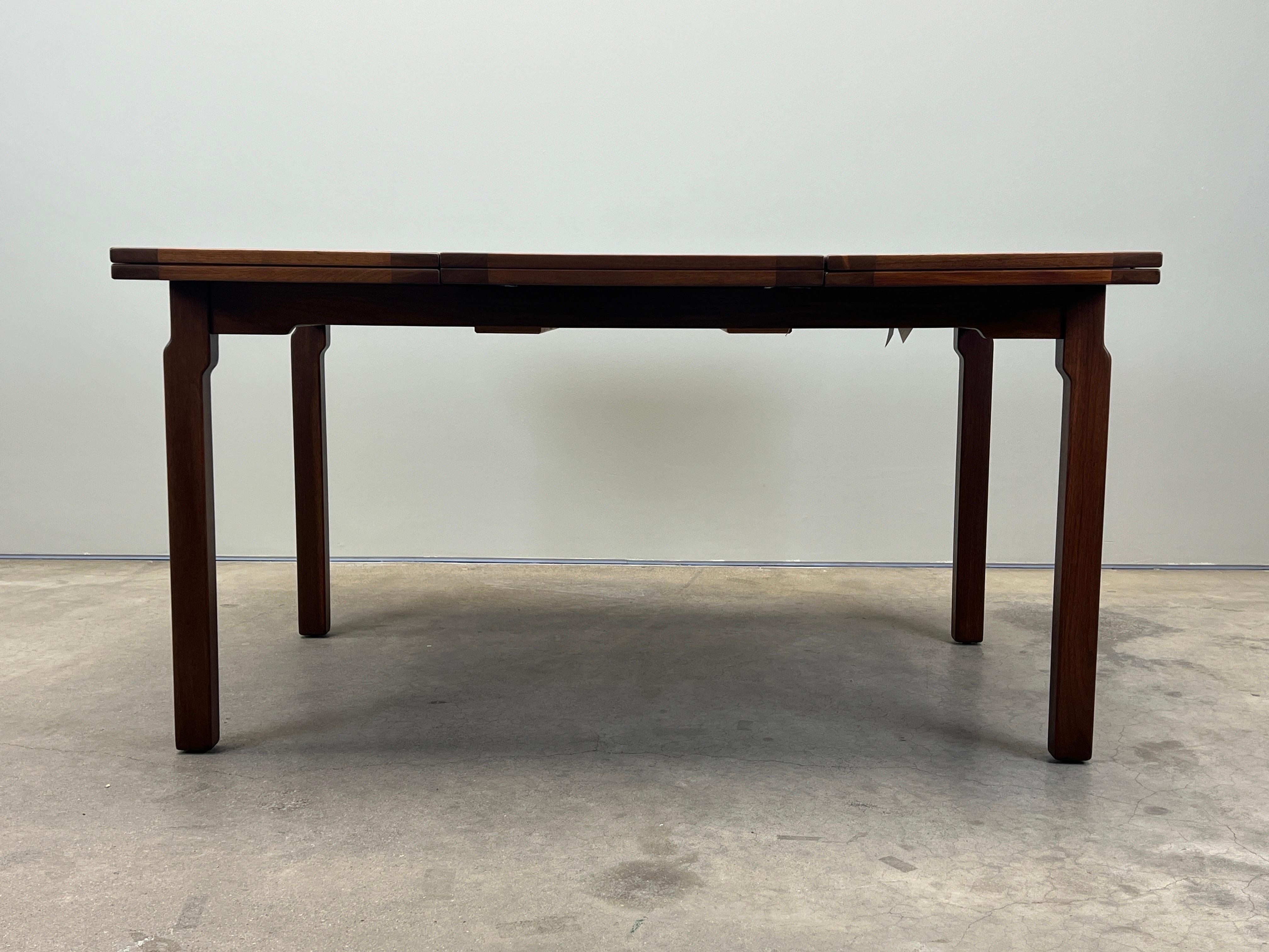 Table de salle à manger verte et verte extensible Edward Wormley pour Dunbar Bon état - En vente à Dallas, TX