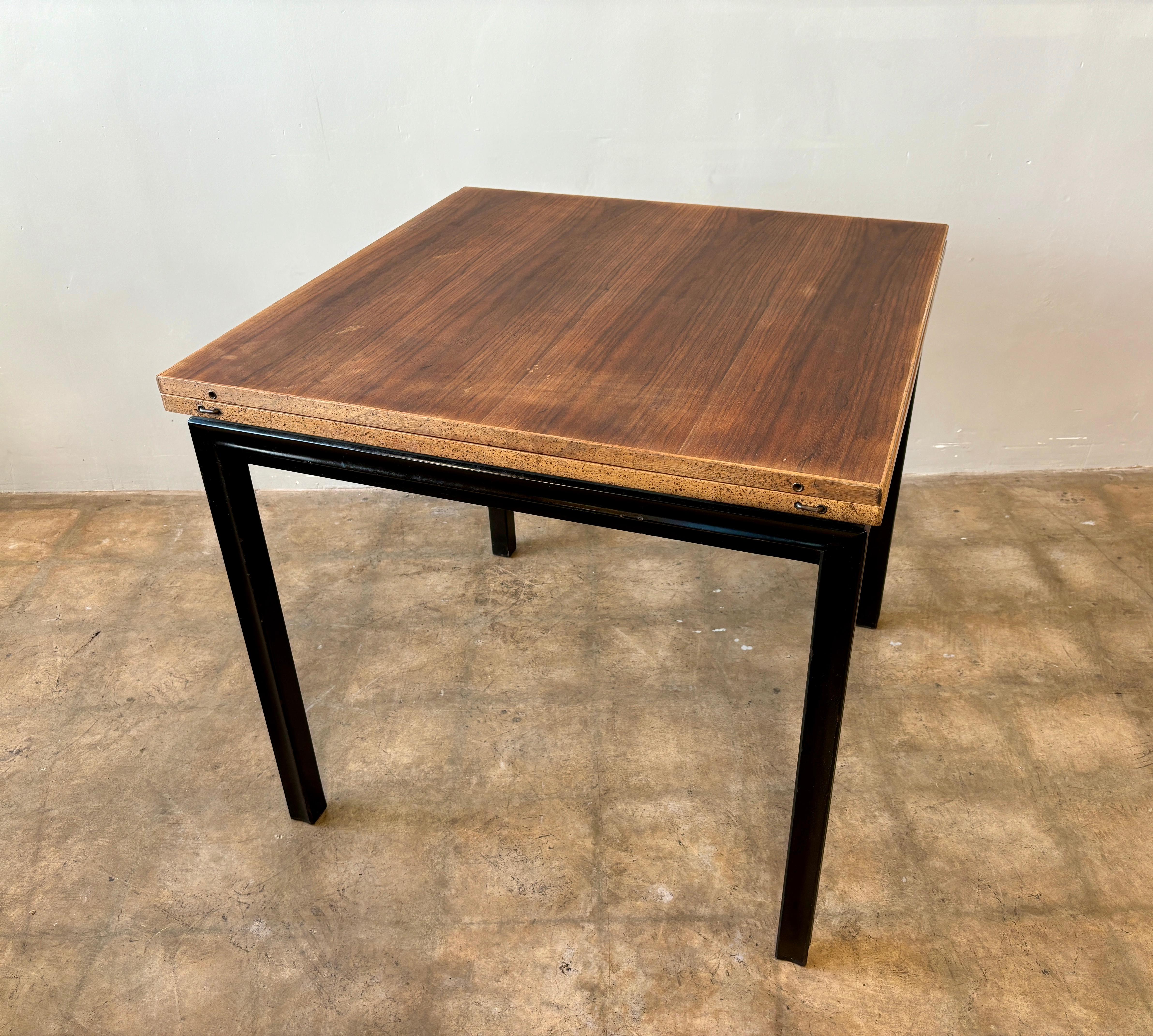 Edward Wormley for Dunbar Expanding Table In Good Condition In Alhambra, CA