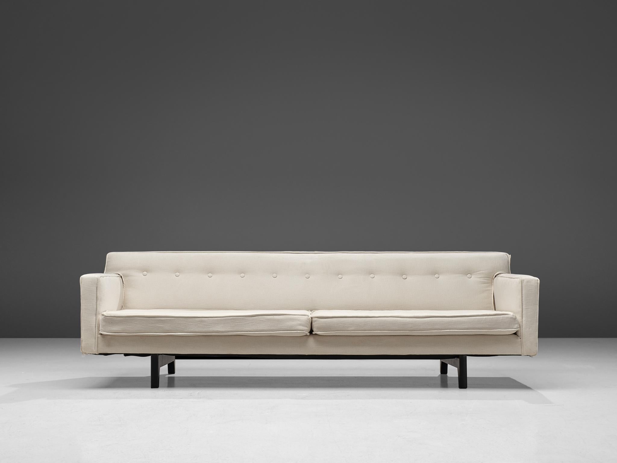 Edward Wormley for Dunbar Four-Seat Sofa in Off-White Upholstery In Good Condition For Sale In Waalwijk, NL