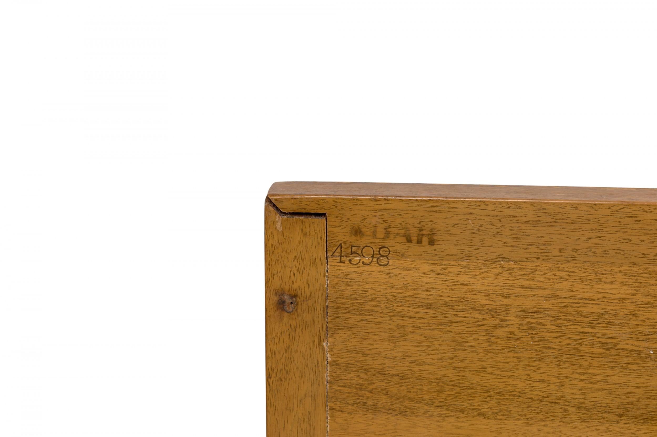 Edward Wormley para Dunbar Furniture Co. Cabecero de lamas de caoba tamaño King siglo XX en venta