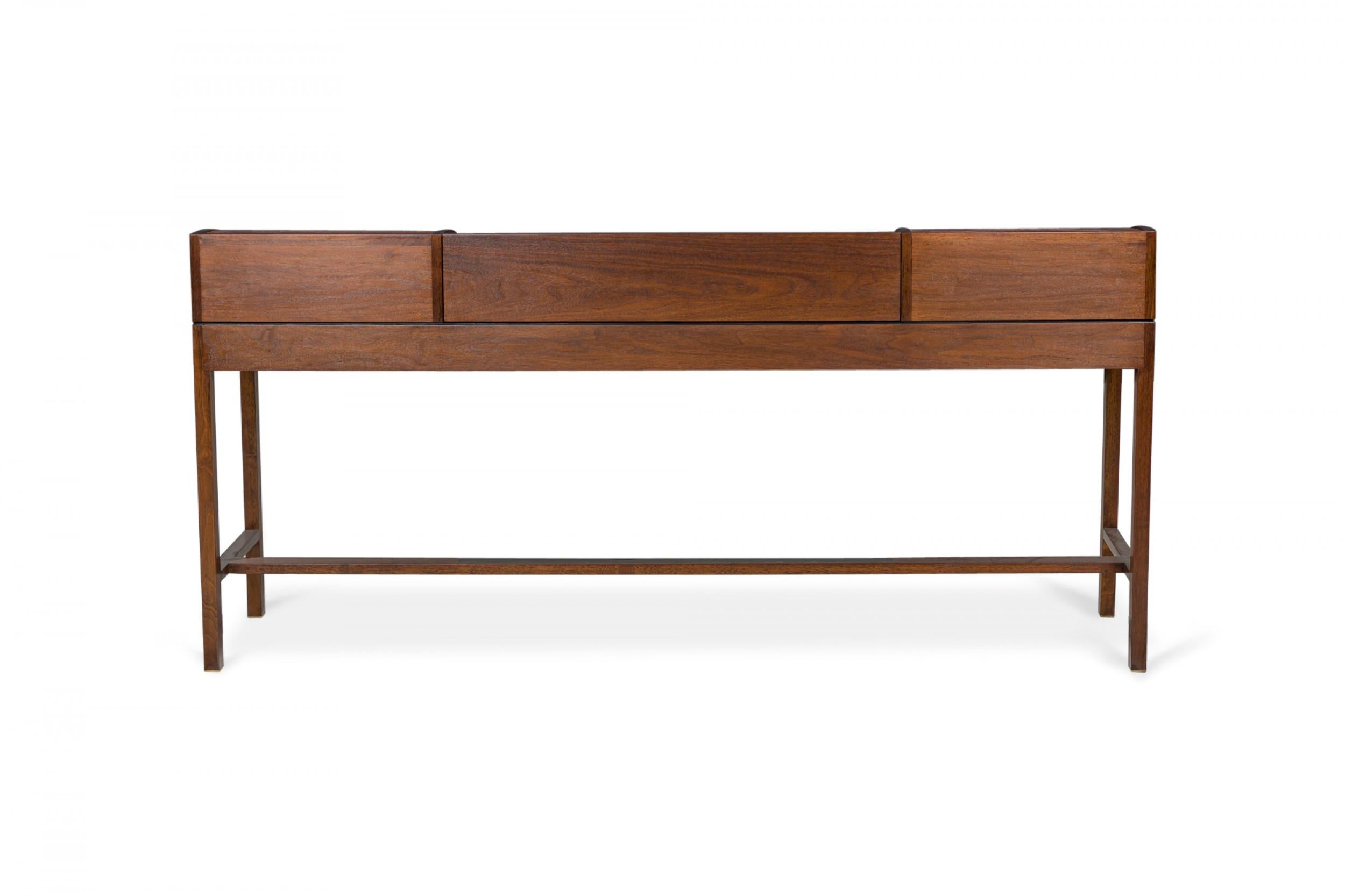 Edward Wormley for Dunbar Furniture Co. Rosewood and Mahogany Roll Top Desk In Good Condition For Sale In New York, NY