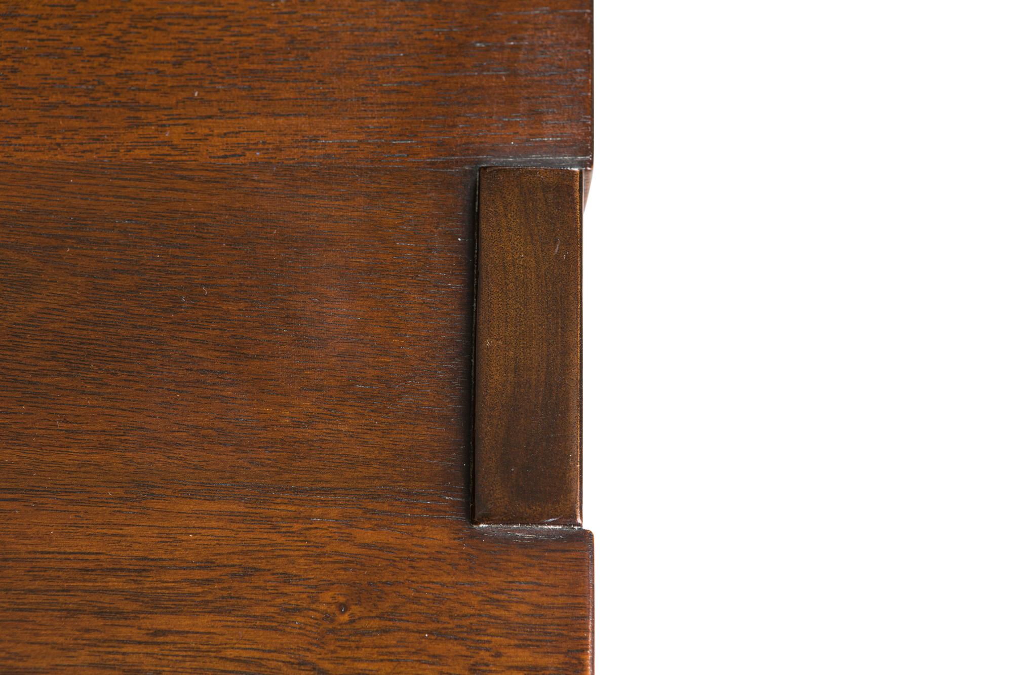 Edward Wormley for Dunbar Furniture Co Huit tiroirs en noyer et carreaux de natzler en vente 2