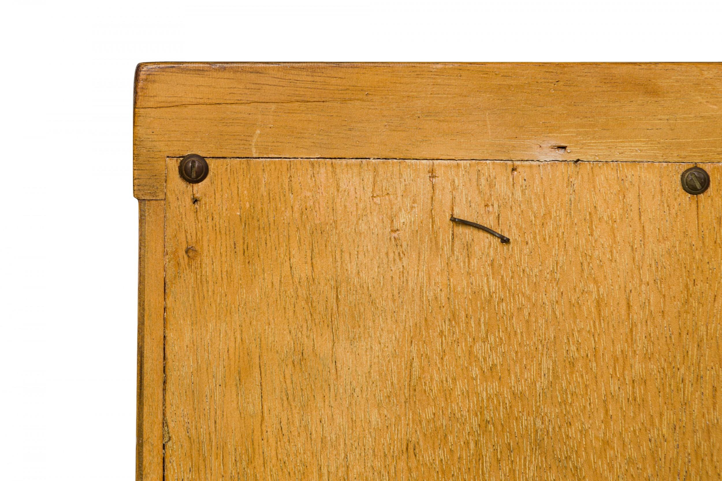Edward Wormley für Dunbar Furniture Co. Niedrige Kommode aus Nussbaum (Holz) im Angebot