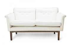 Edward Wormley für Dunbar Furniture Co. Weißes gepolstertes Sofa
