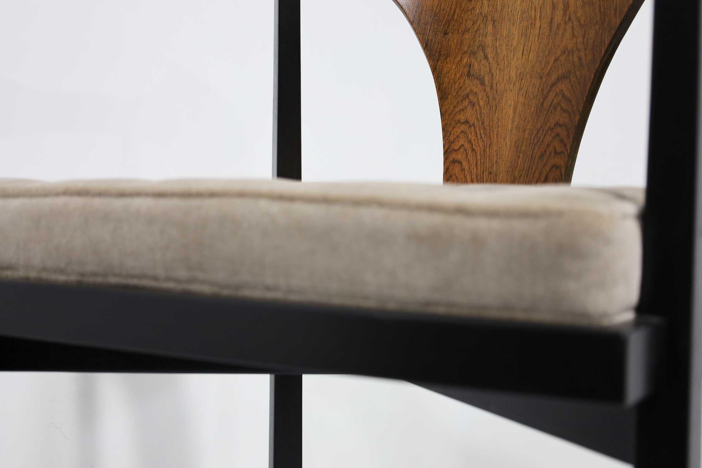 Sedie da pranzo a ferro di cavallo Edward Wormley per Dunbar (Model 935)  in Mohair in vendita 2