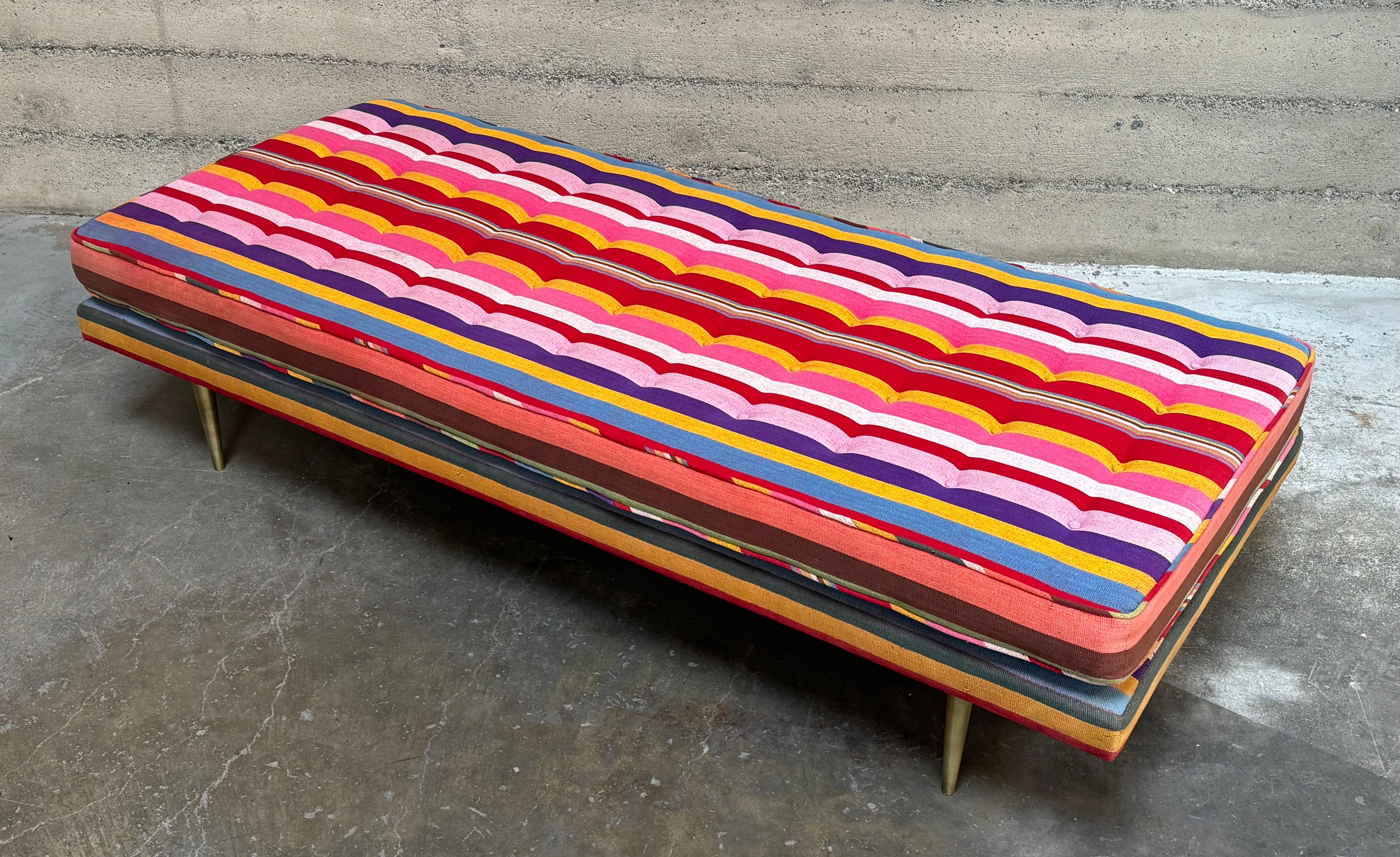 Edward Wormley  Méridienne Dunbar en tissu rayé vintage de style Alexander Girard 9