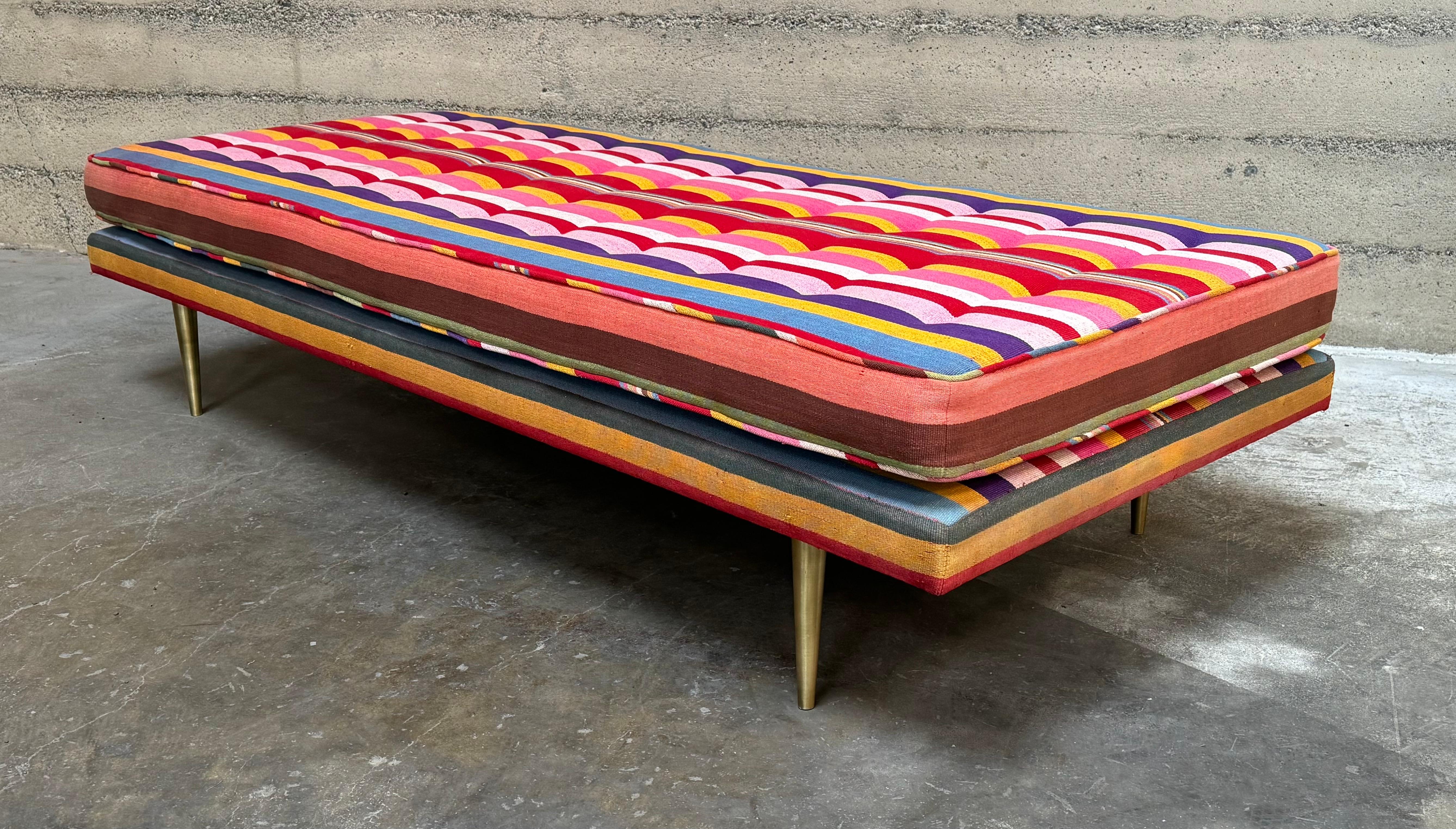 Edward Wormley  Méridienne Dunbar en tissu rayé vintage de style Alexander Girard 1