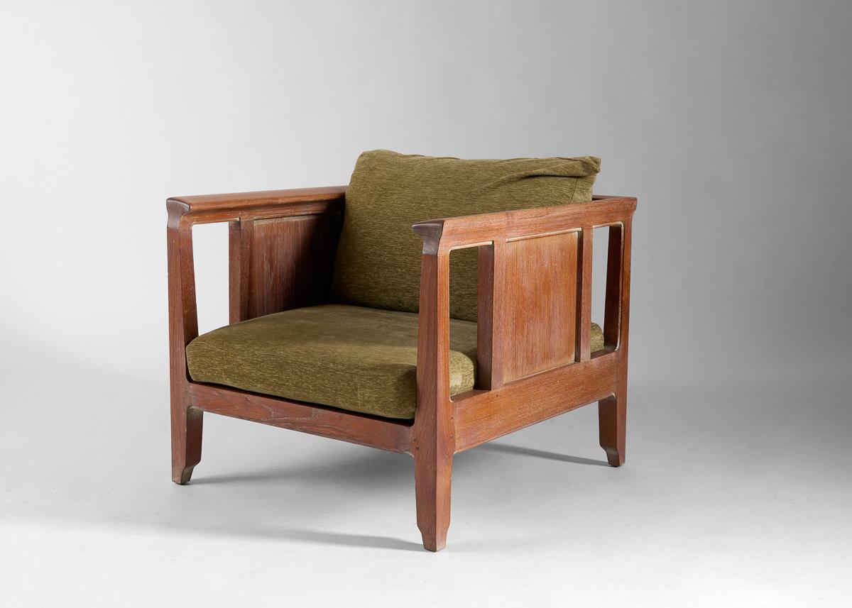 This deep armchair, designed by Edward J. Wormley for Dunbar,  features sleek, modern lines and soft edges. Likely refinished with lime at a later date.

Bibliography:

Dunbar Janus collection: Edward Wormley designs for Dunbar. Advertising pamphlet
