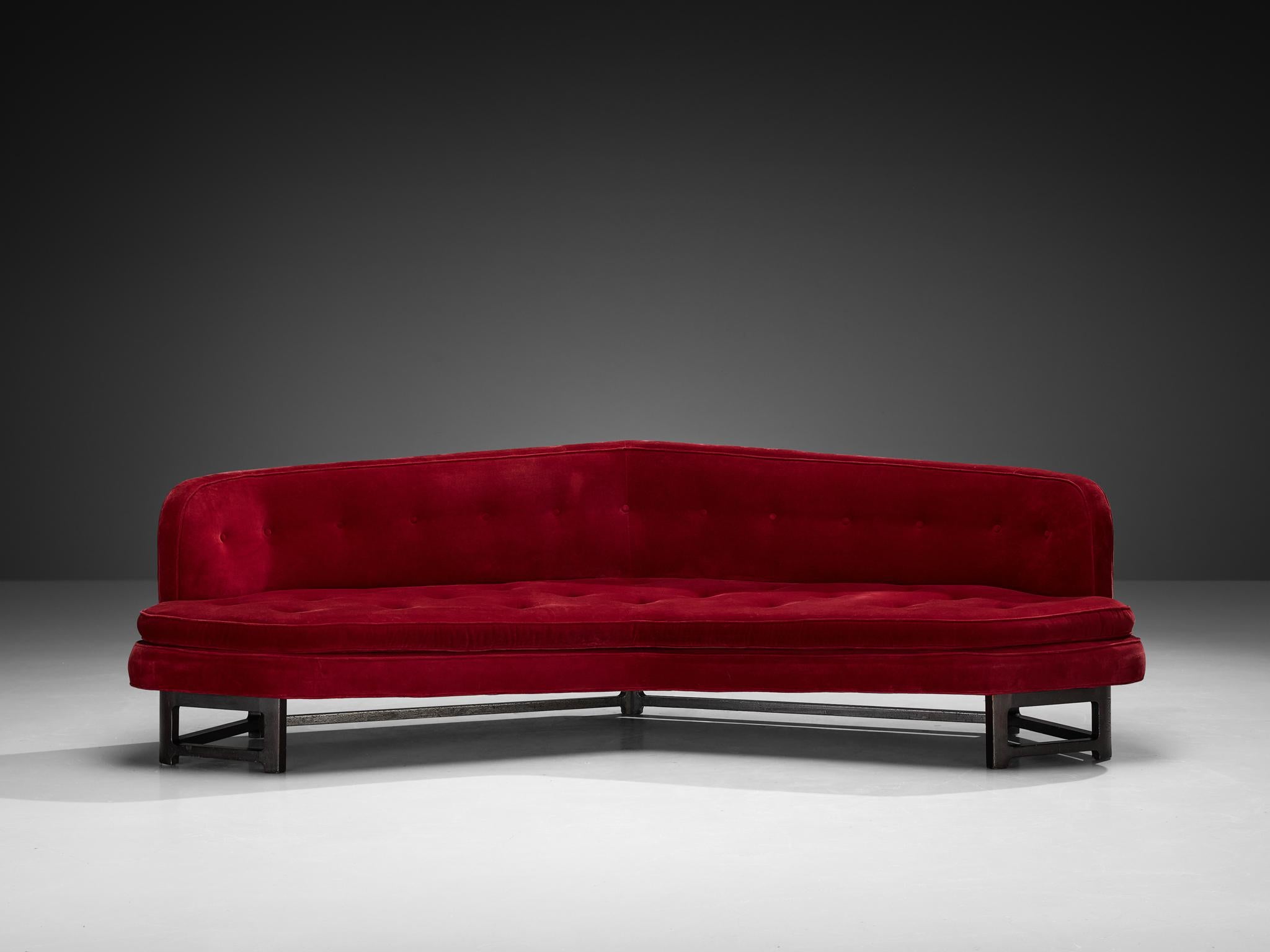 Edward Wormley for Dunbar 'Janus' Sofa in Red Velvet In Good Condition For Sale In Waalwijk, NL