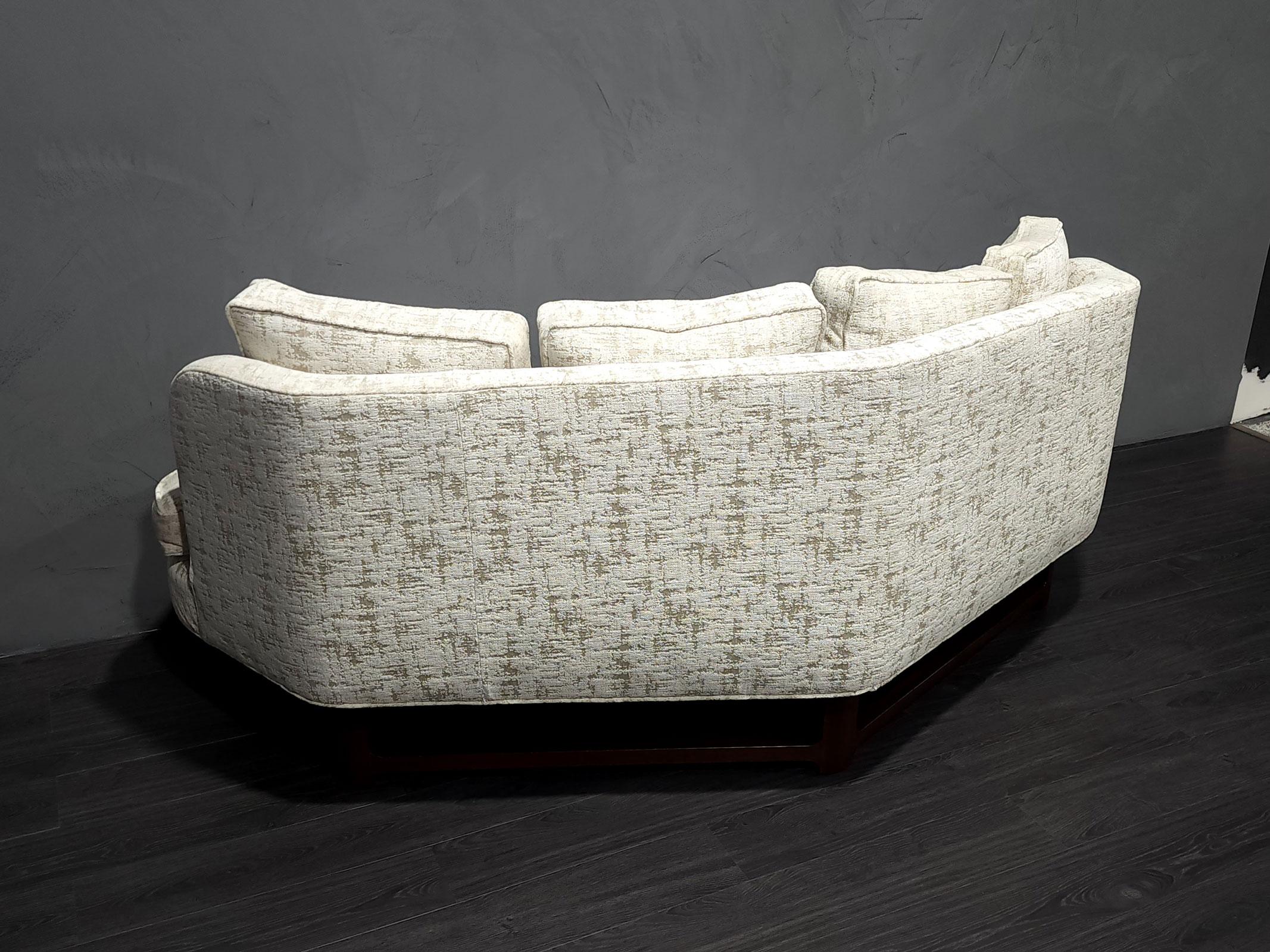 Edward Wormley for Dunbar Janus Style Sofa in Castel Upholstery In Good Condition In Dallas, TX