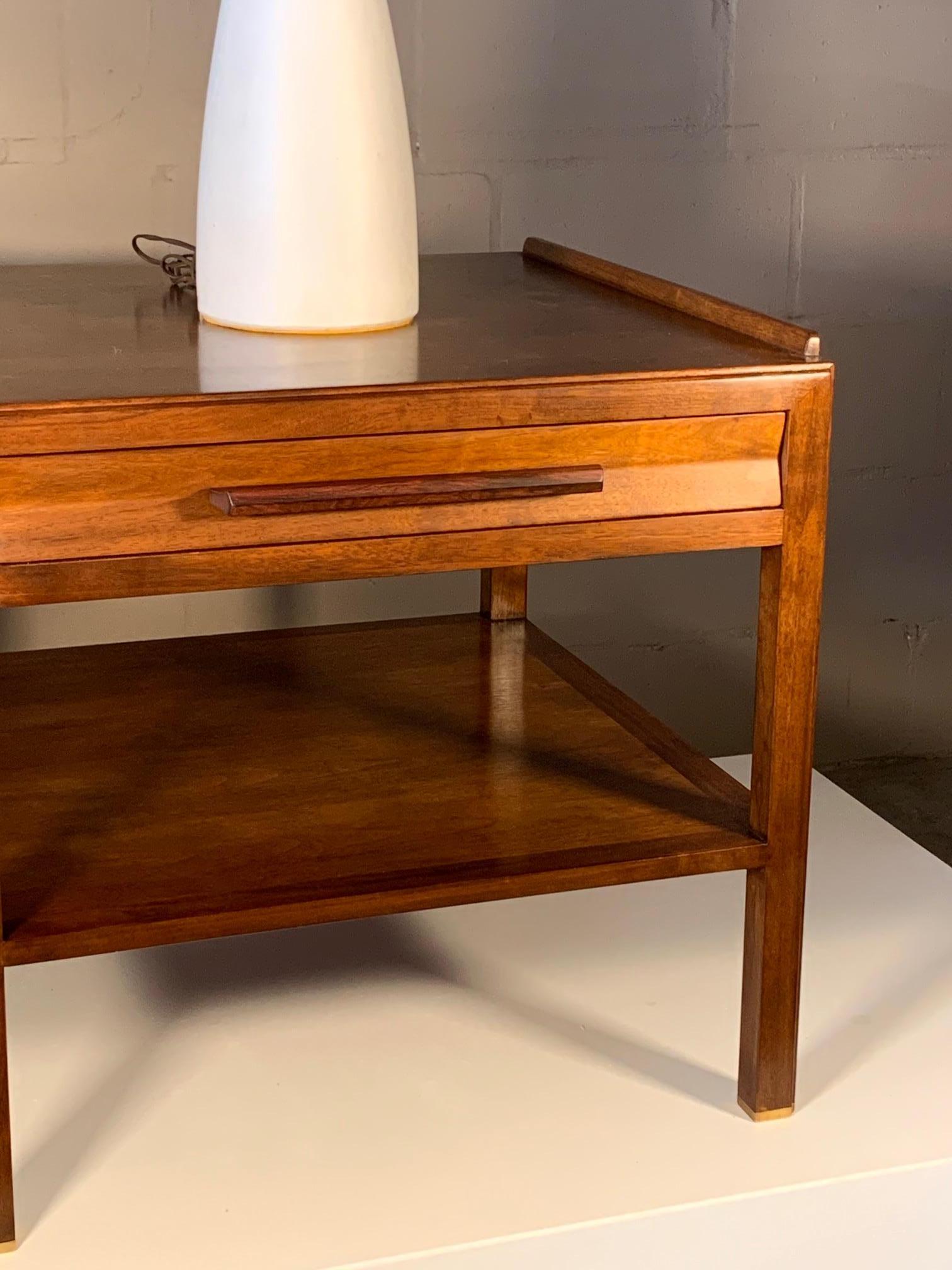 Edward Wormley for Dunbar Lamp Table in Walnut In Excellent Condition In St.Petersburg, FL