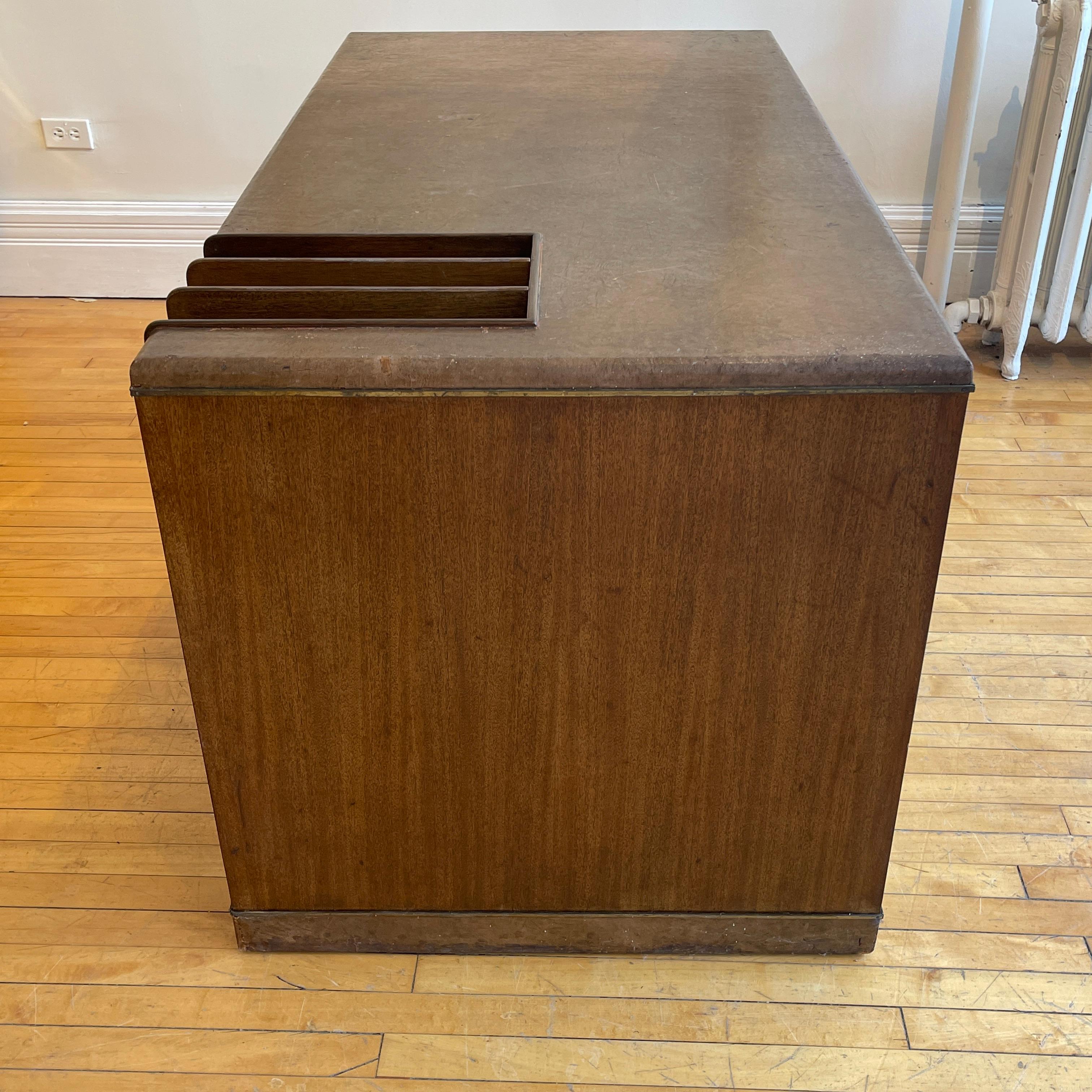 Edward Wormley for Dunbar Leather Desk W. Convertible Credenza & Hidden Storage In Good Condition In Hudson, NY