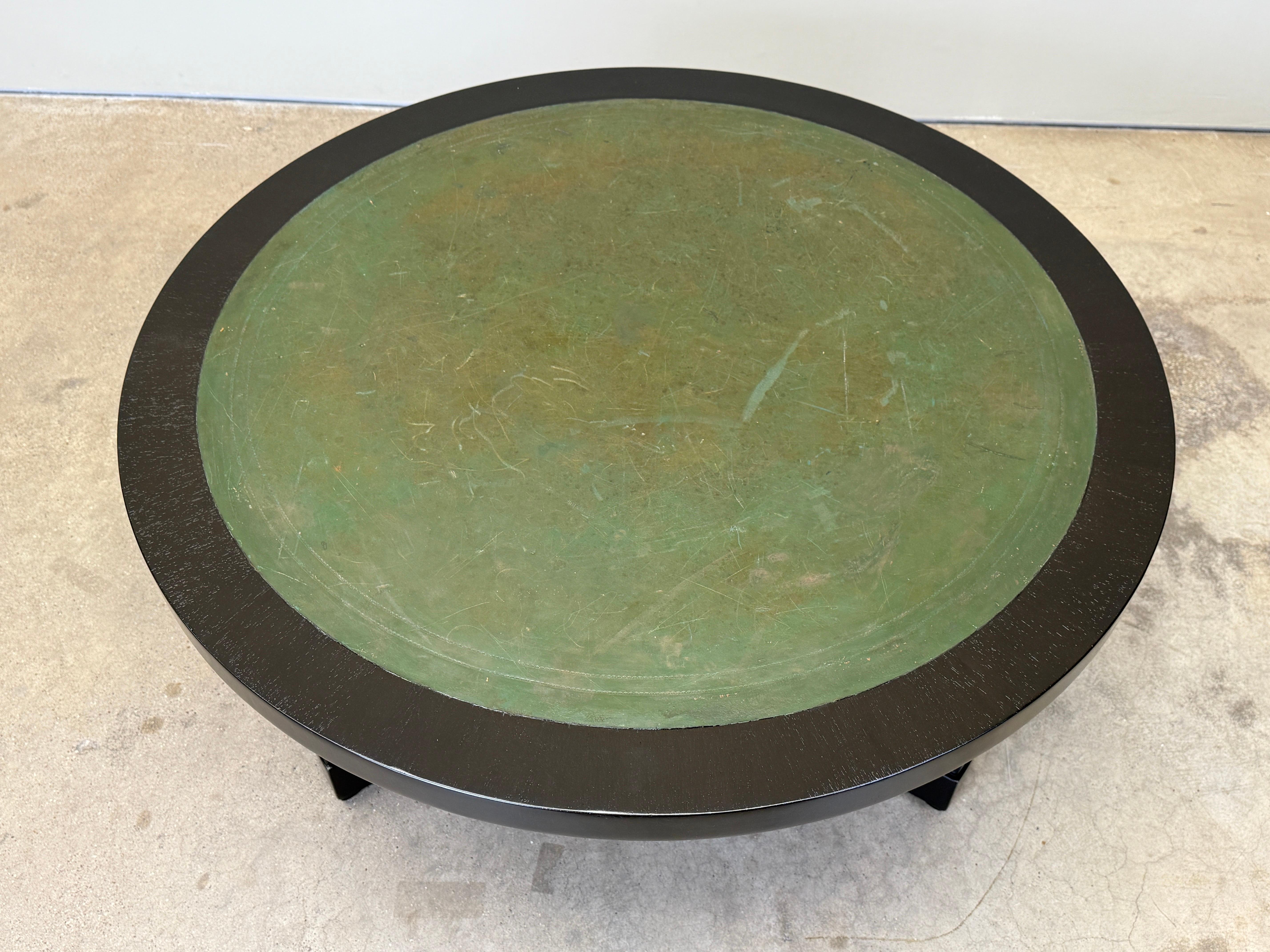 Mesa baja con tapa de cuero Edward Wormley para Dunbar en Bueno estado para la venta en Dallas, TX