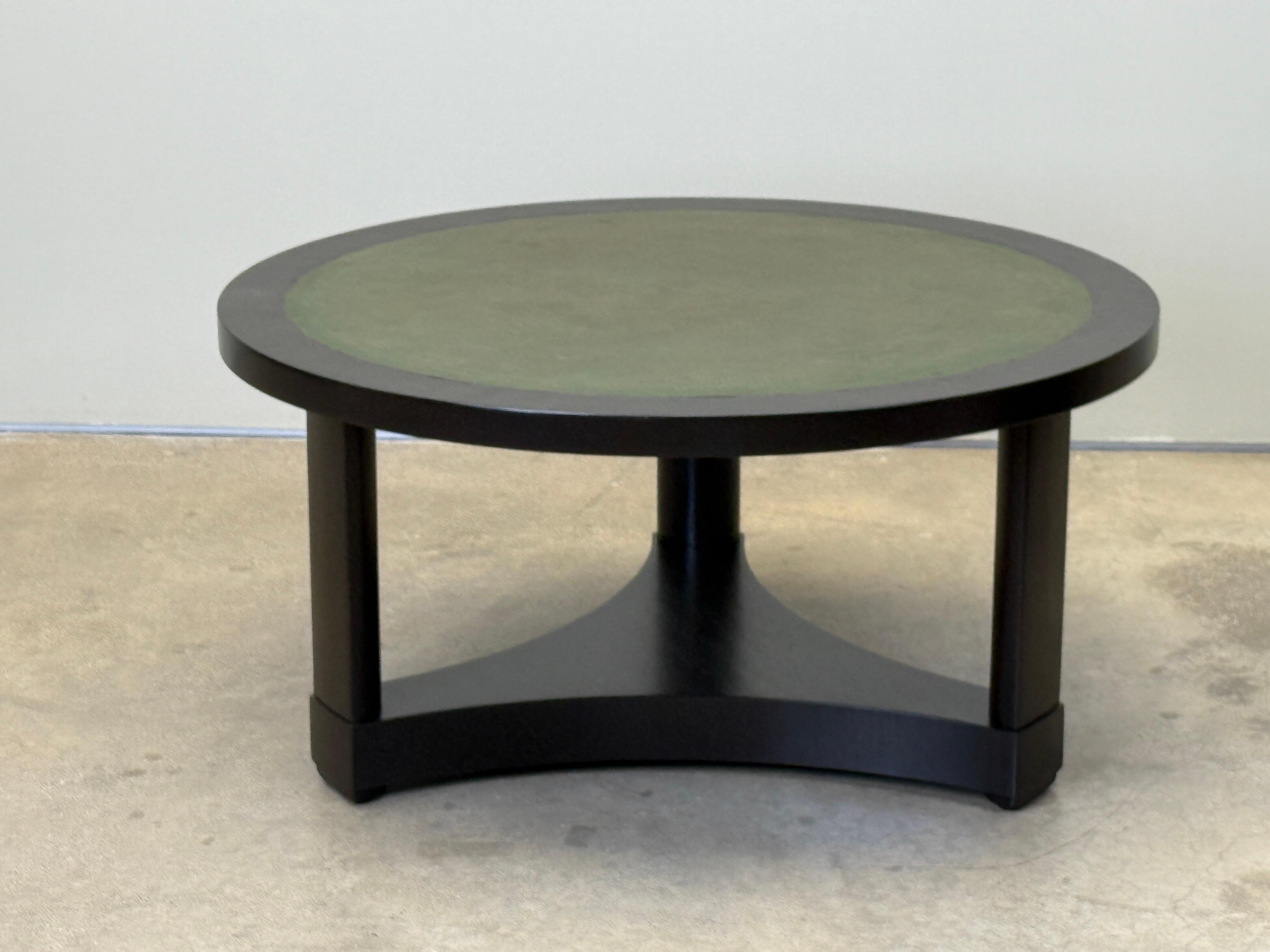 Mesa baja con tapa de cuero Edward Wormley para Dunbar en venta 1