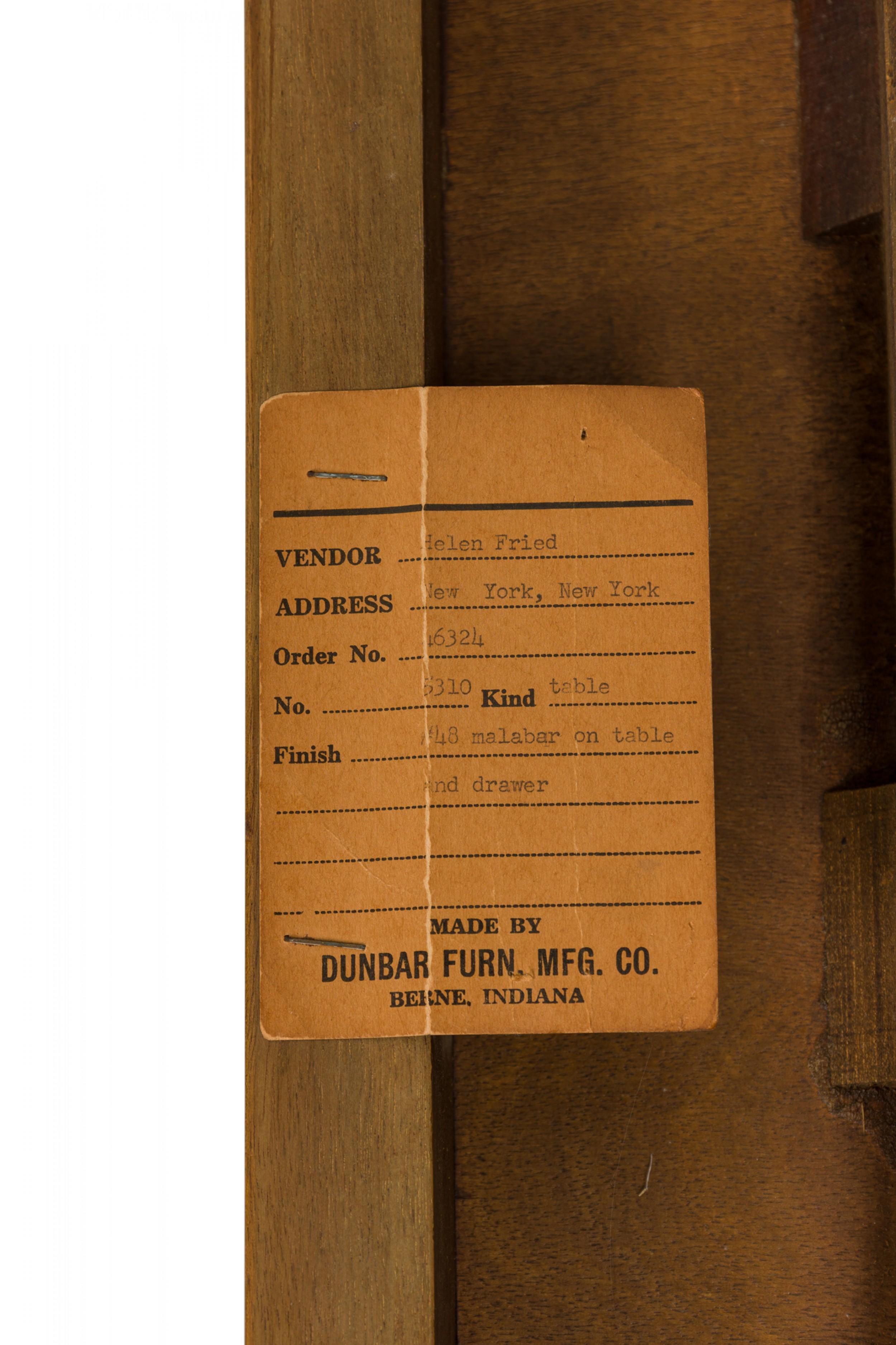 Edward Wormley pour Dunbar table d'appoint à deux niveaux en bois clair en vente 5