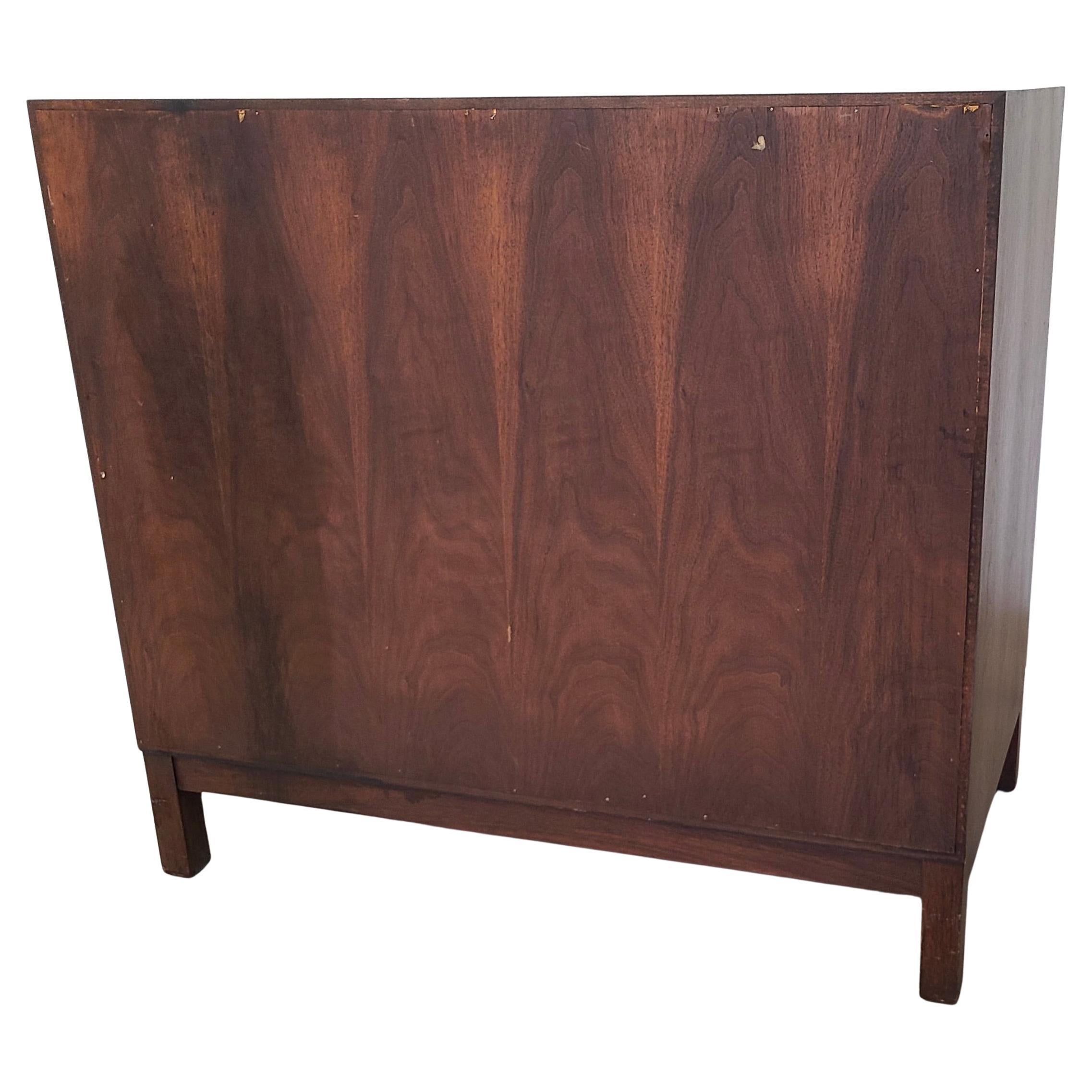 Edward Wormley for Dunbar Low Filer Drawer Cabinet #825 in  Walnut For Sale 6