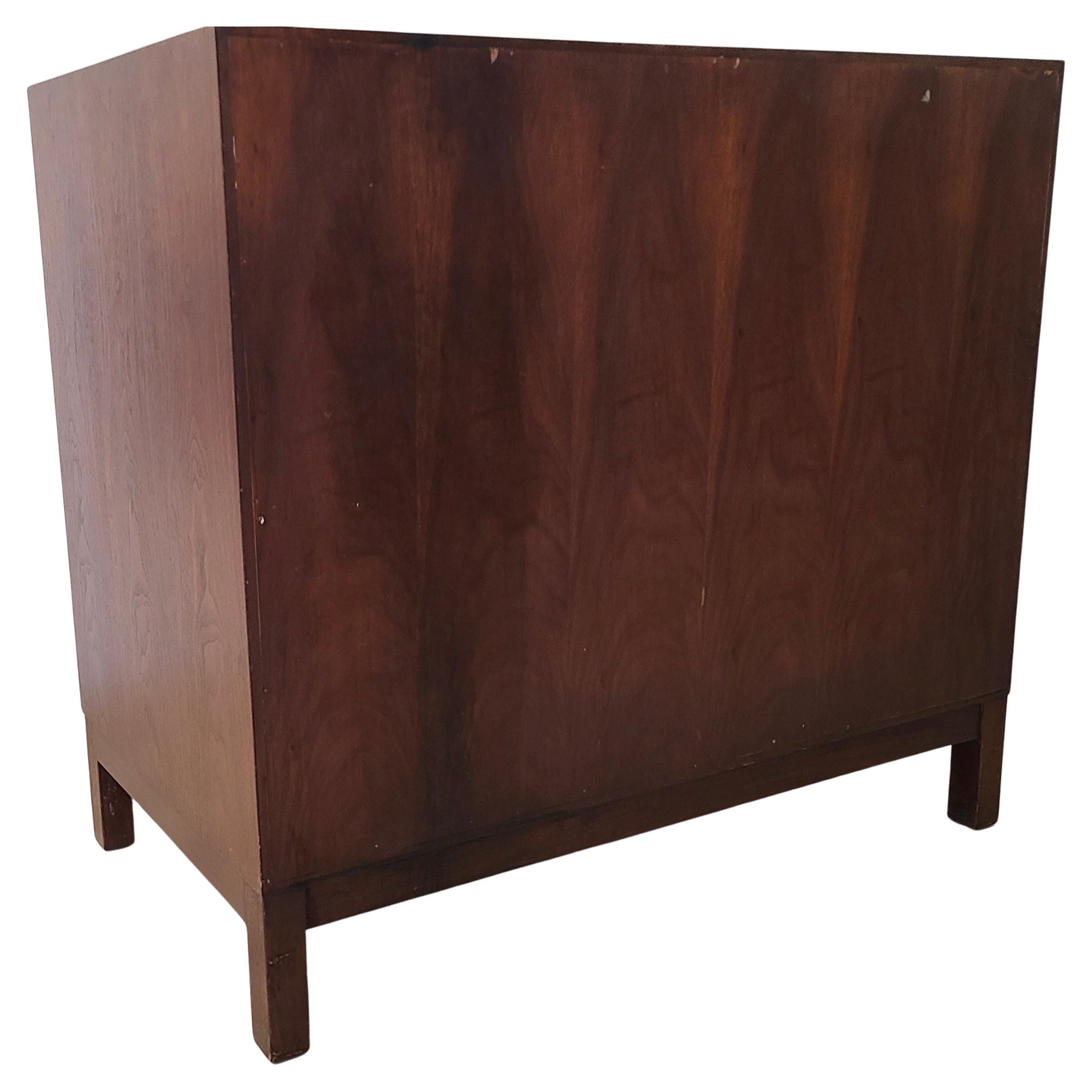 Edward Wormley for Dunbar Low Filer Drawer Cabinet #825 in  Walnut For Sale 7