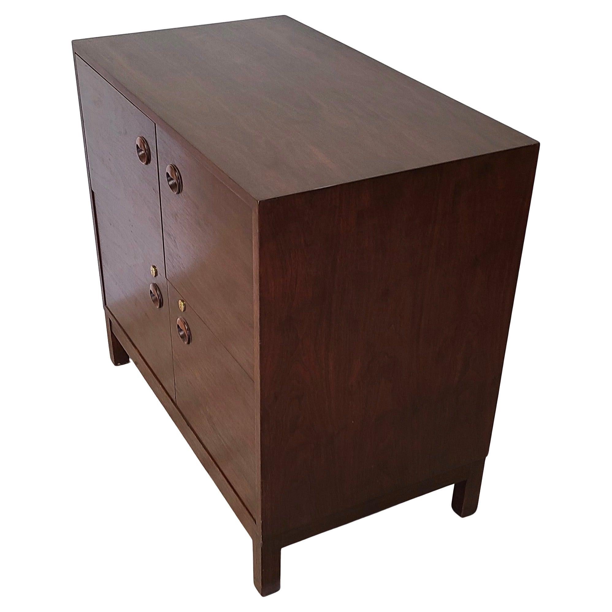 Edward Wormley for Dunbar Low Filer Drawer Cabinet #825 in  Walnut For Sale 9