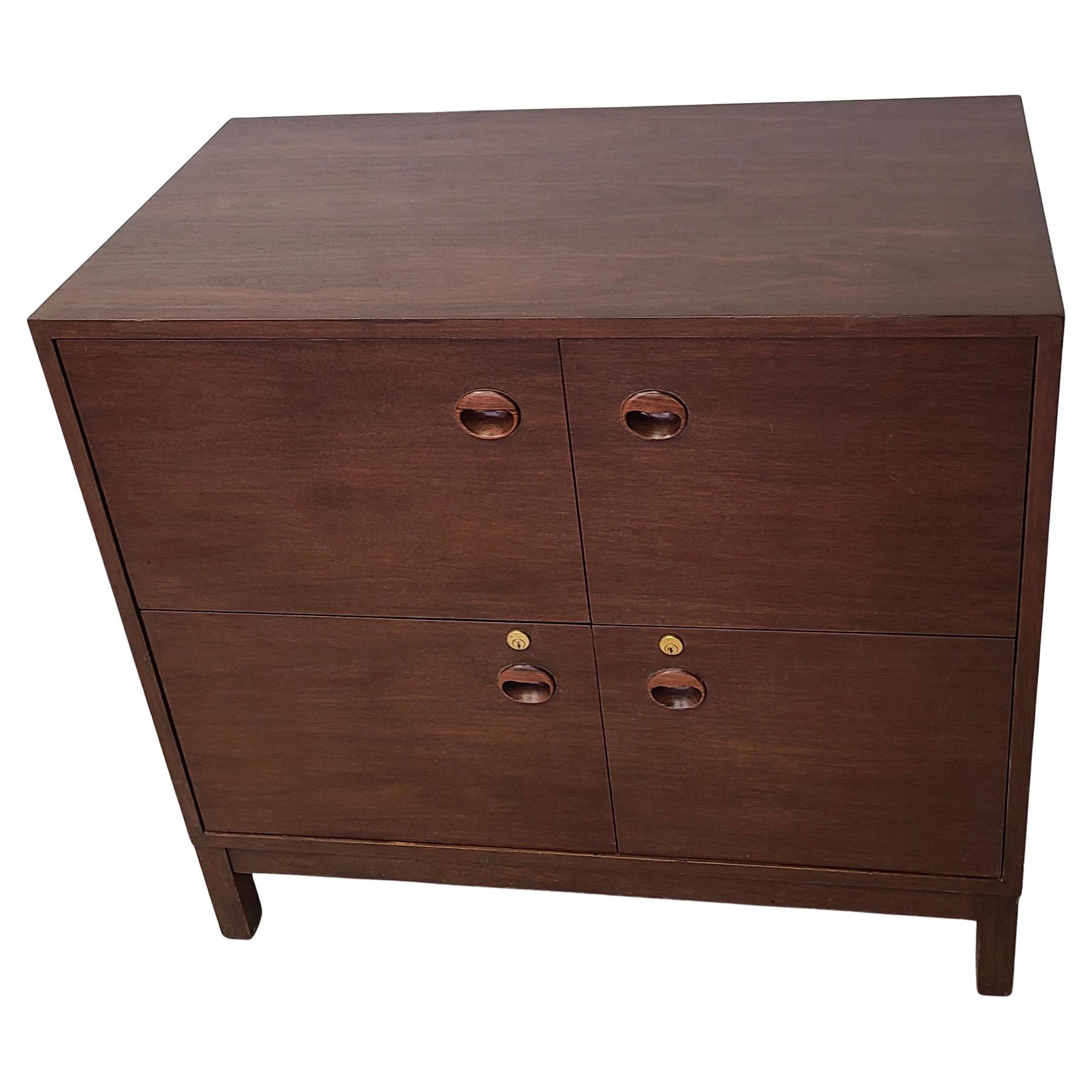 Edward Wormley for Dunbar Low Filer Drawer Cabinet #825 in  Walnut For Sale 1