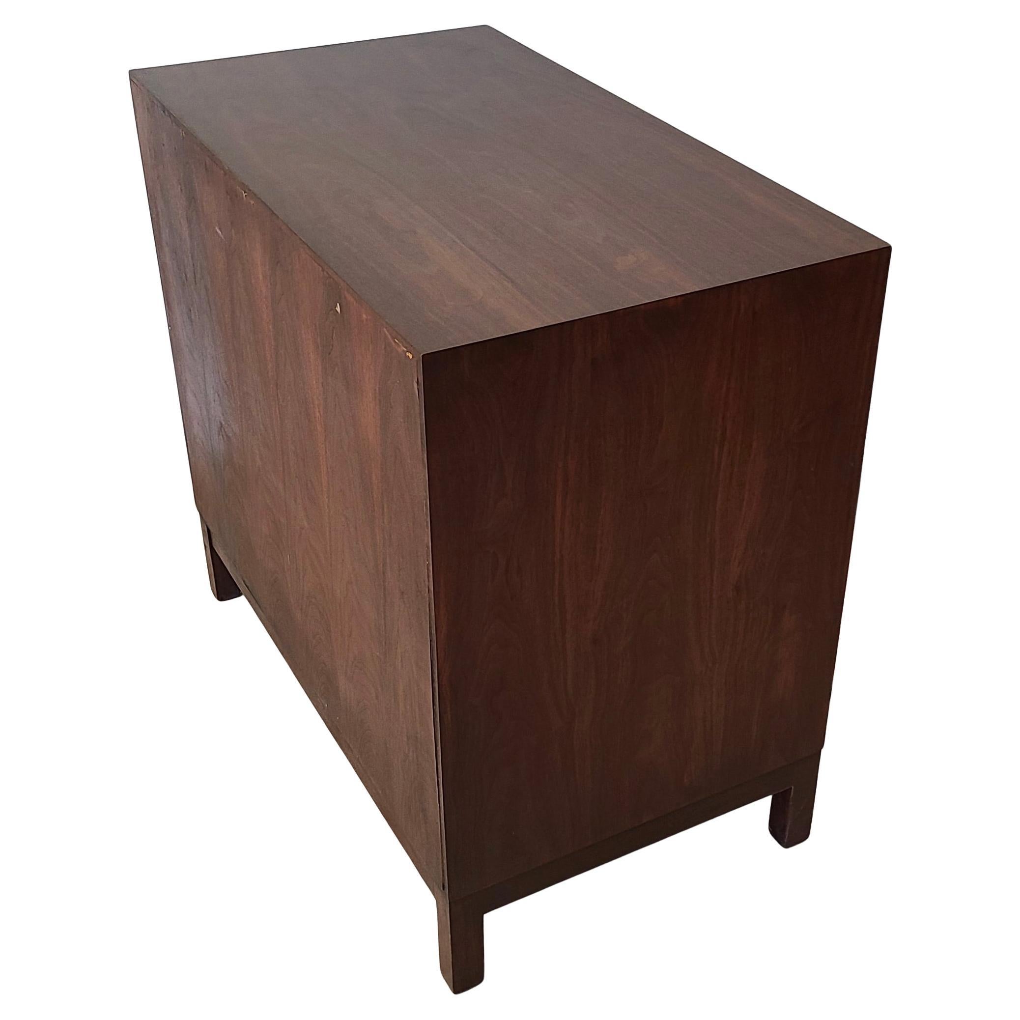 Edward Wormley for Dunbar Low Filer Drawer Cabinet #825 in  Walnut For Sale 4