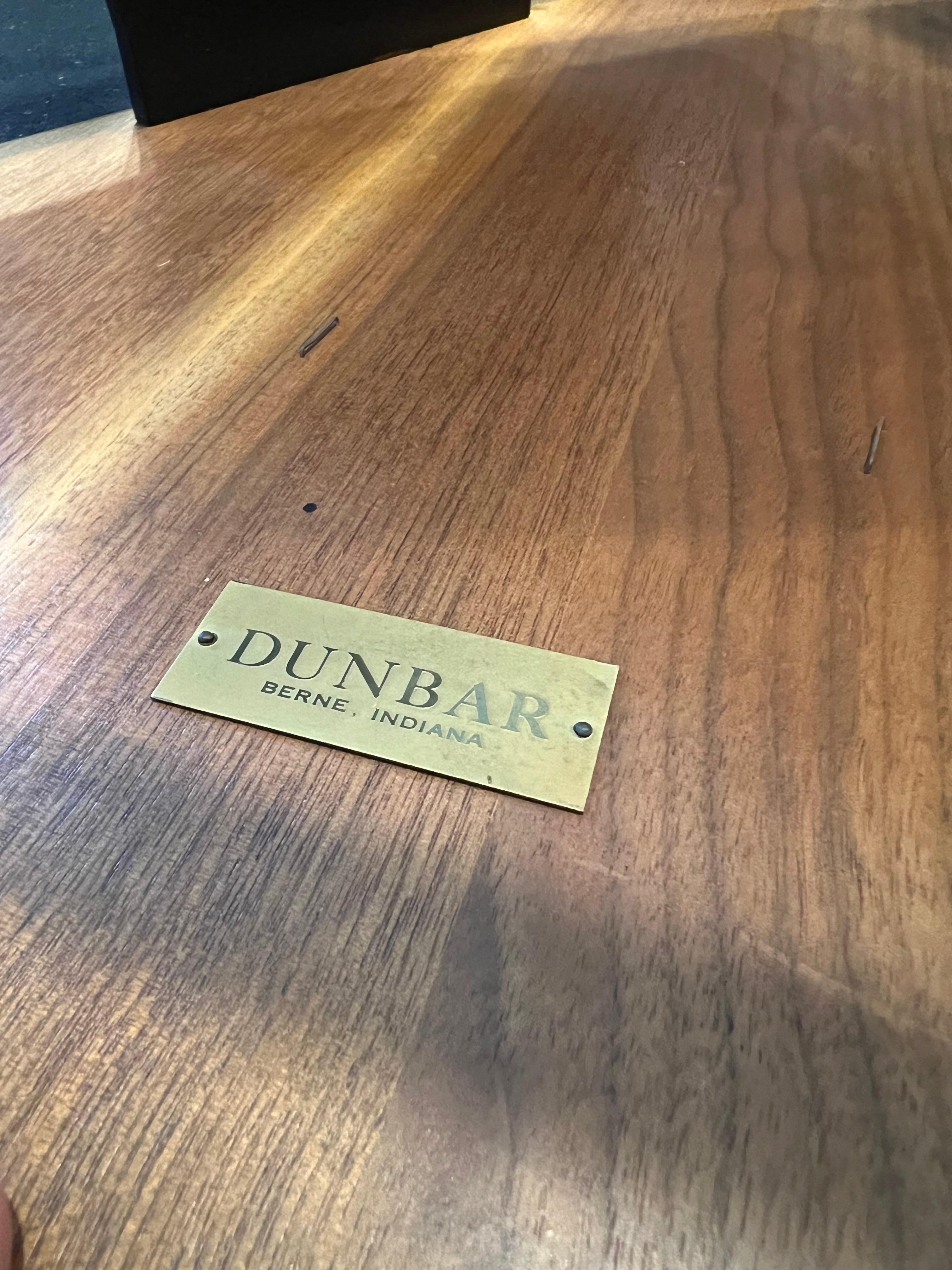Edward Wormley For Dunbar Magazine Table In Good Condition For Sale In West Palm Beach, FL