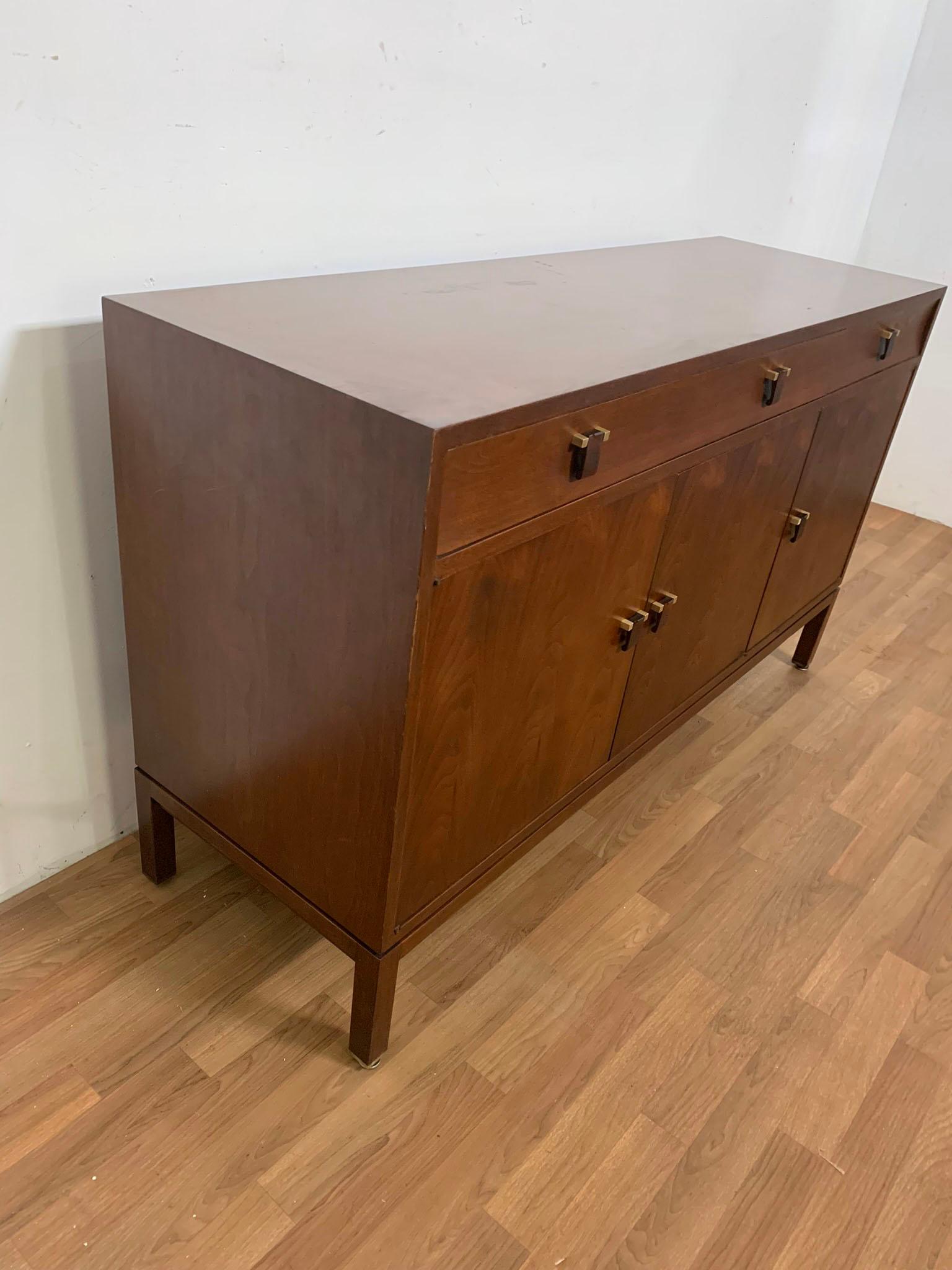 Edward Wormley for Dunbar Mahogany Credenza with Rosewood Pulls, circa 1950s For Sale 5