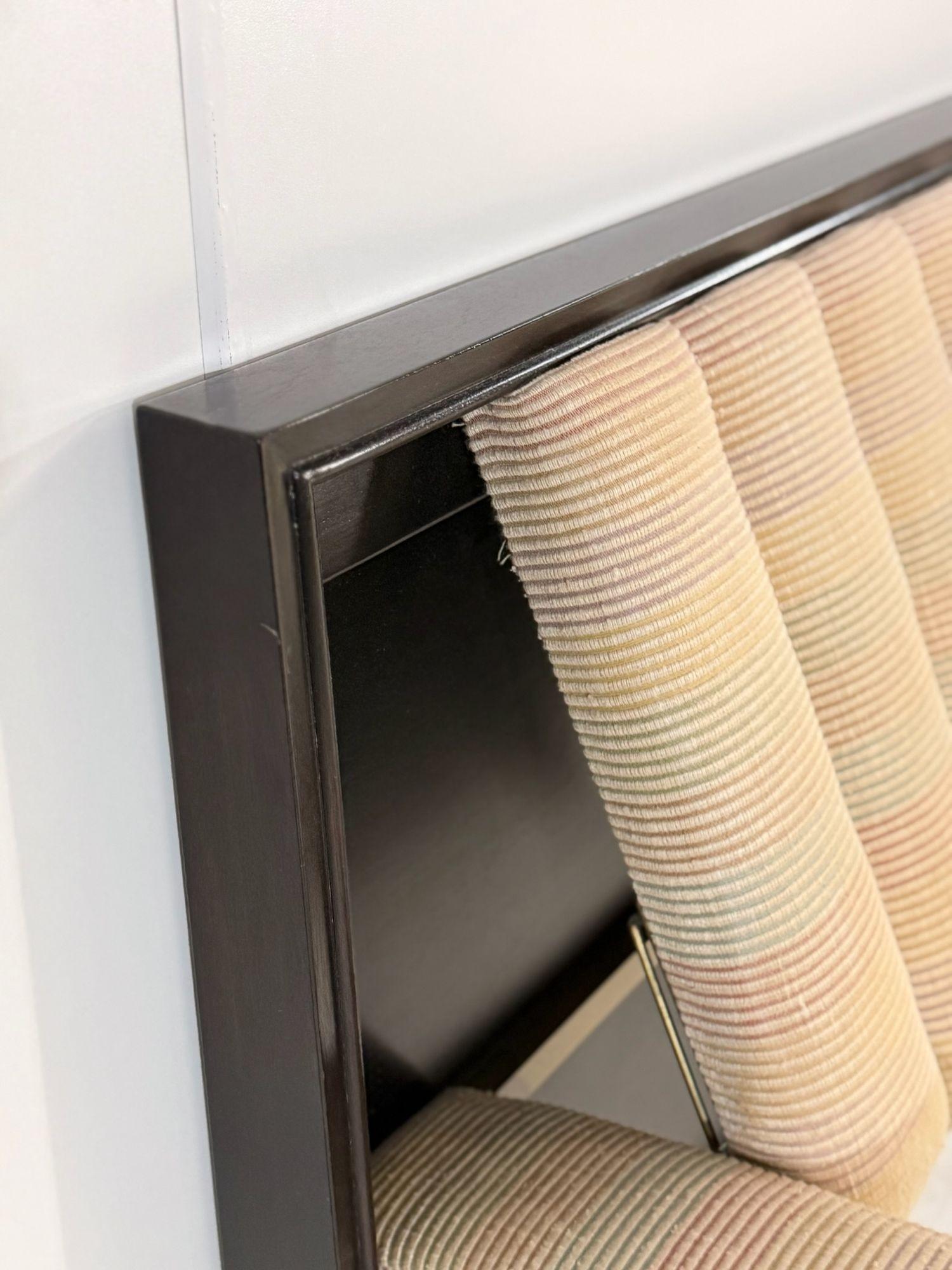 Edward Wormley for Dunbar Mahogany King Headboard w/Arm Rests, 1950 en Bueno estado para la venta en Chicago, IL