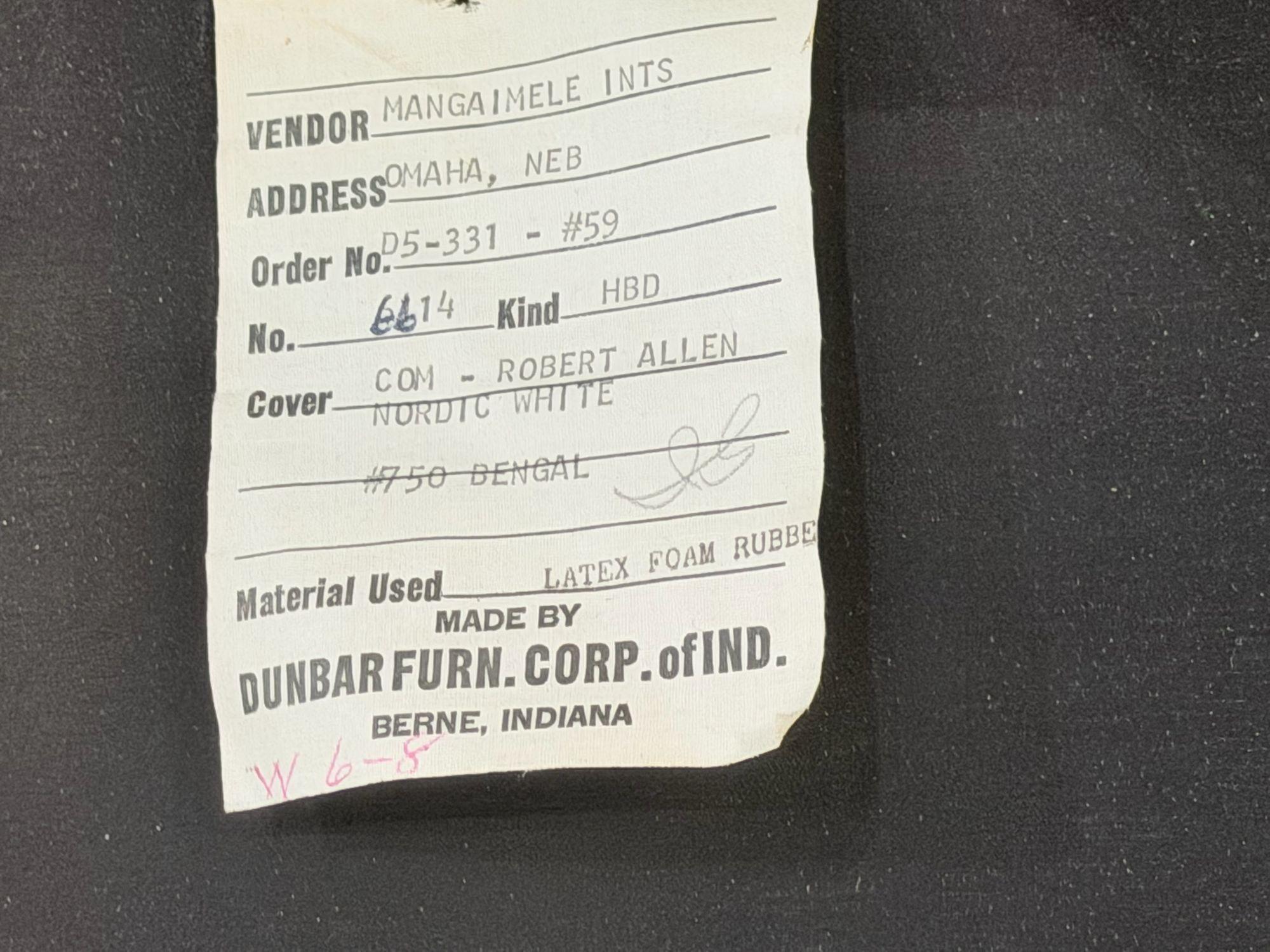 Edward Wormley for Dunbar Mahogany King Headboard w/Arm Rests, 1950 Tapicería en venta