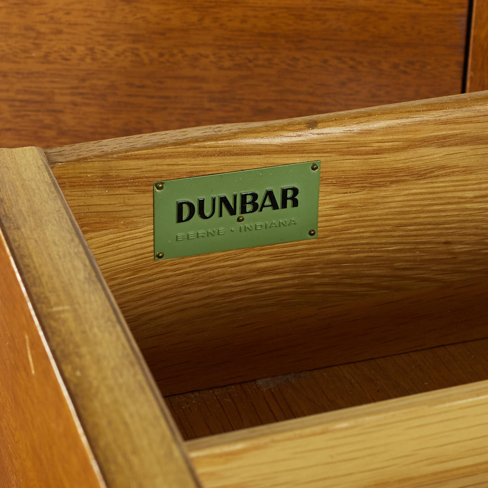 Paire de crédences à portes coulissantes en acajou blanchi Edward Wormley pour Dunbar Mcm en vente 13