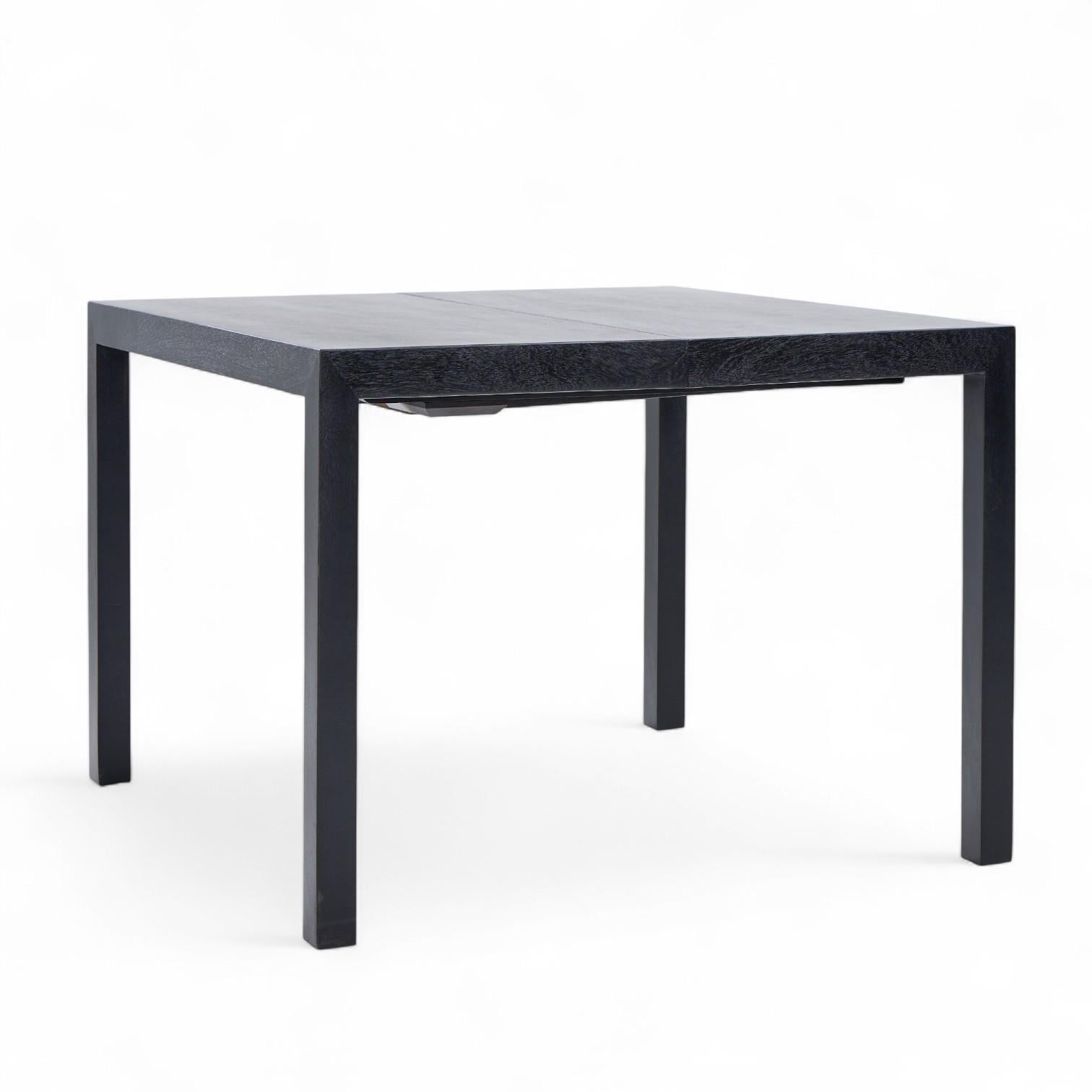 Fine XX secolo Edward Wormley per Dunbar Tavolo da pranzo espandibile in mogano - 2 foglie in vendita