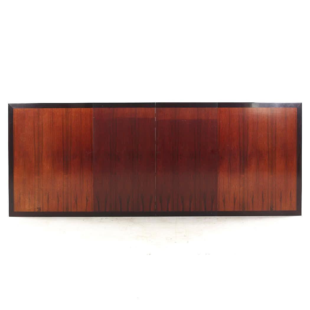 Edward Wormley for Dunbar MCM Rosewood and Ebonized Oak Expanding Dining Table For Sale 6