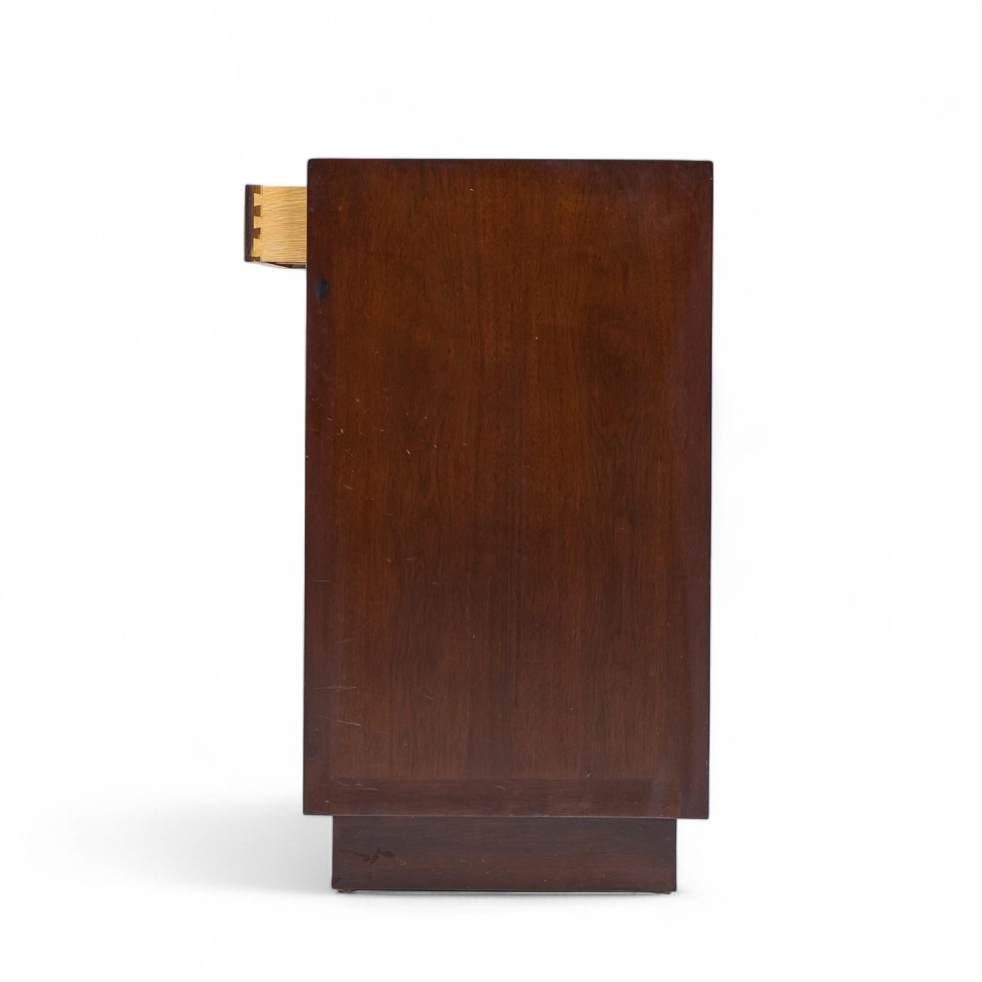 Credenza de palisandro y caoba Edward Wormley para Dunbar Mid Century Basketweave en Bueno estado para la venta en Franklin Park, IL