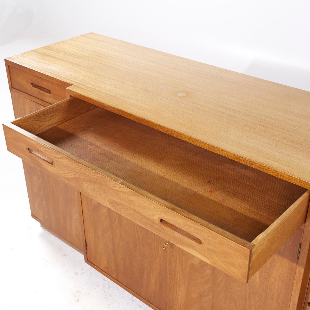 Edward Wormley per Dunbar Credenza di metà secolo in mogano sbiancato in vendita 3
