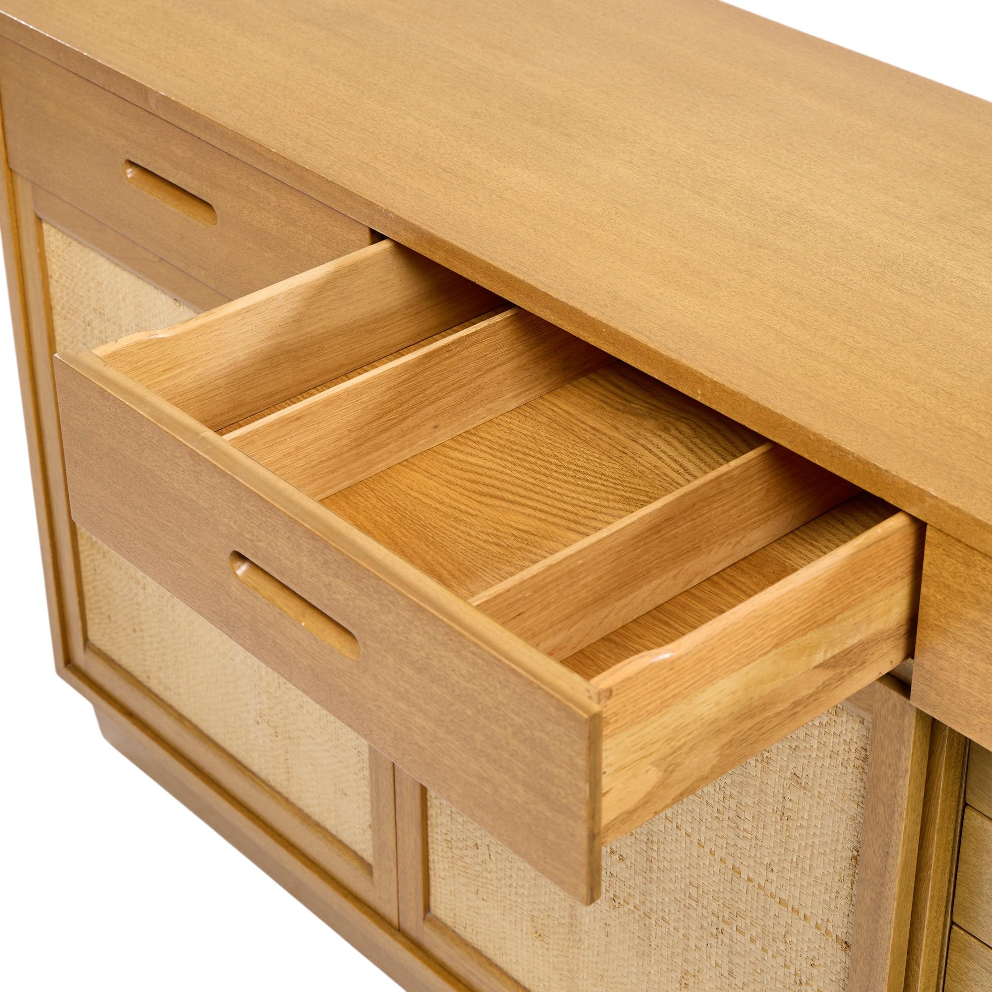 Credenza de caoba blanqueada Edward Wormley para Dunbar Mid Century en venta 4