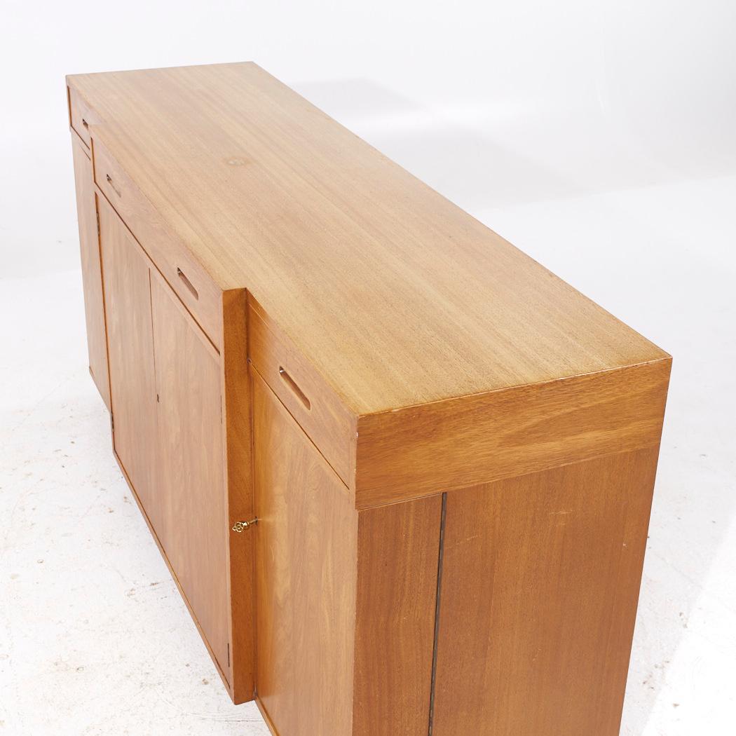 Edward Wormley per Dunbar Credenza di metà secolo in mogano sbiancato In condizioni buone in vendita a Countryside, IL