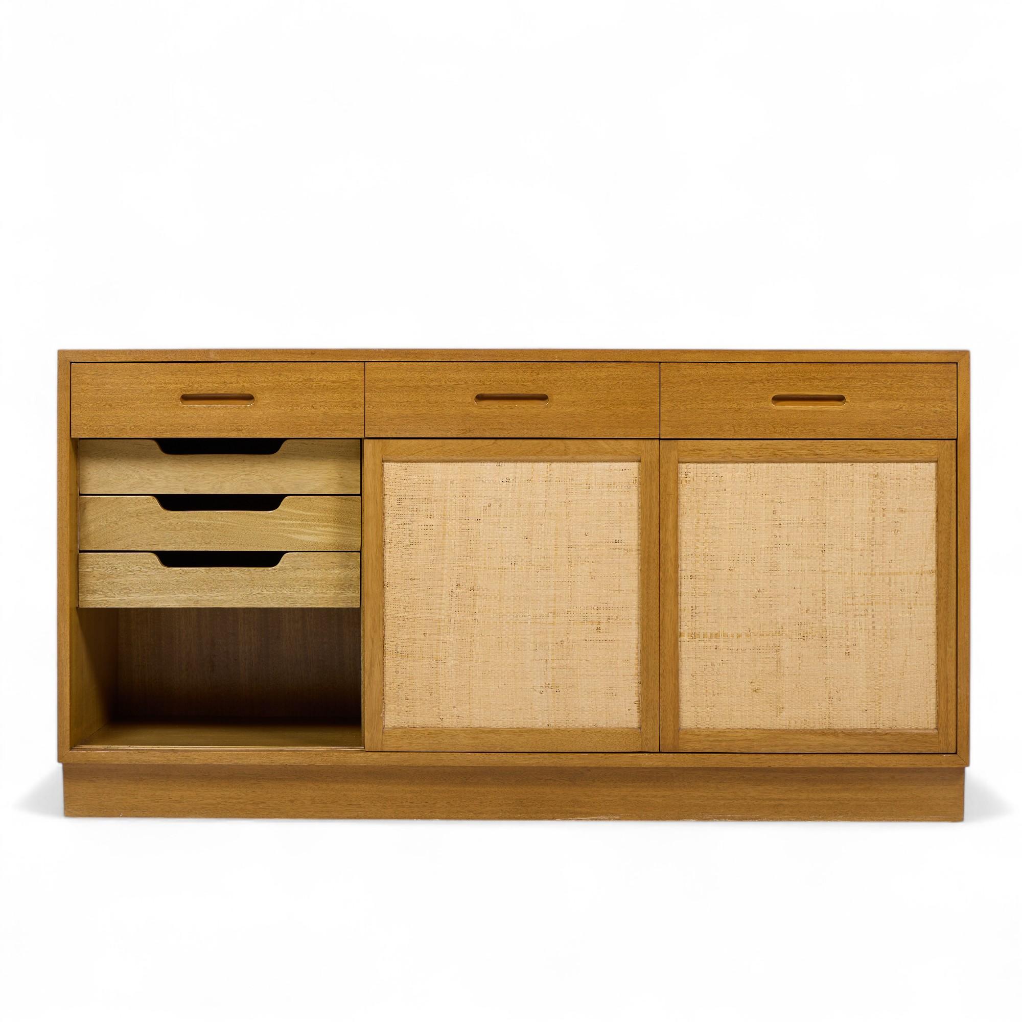 Credenza de caoba blanqueada Edward Wormley para Dunbar Mid Century Caoba en venta