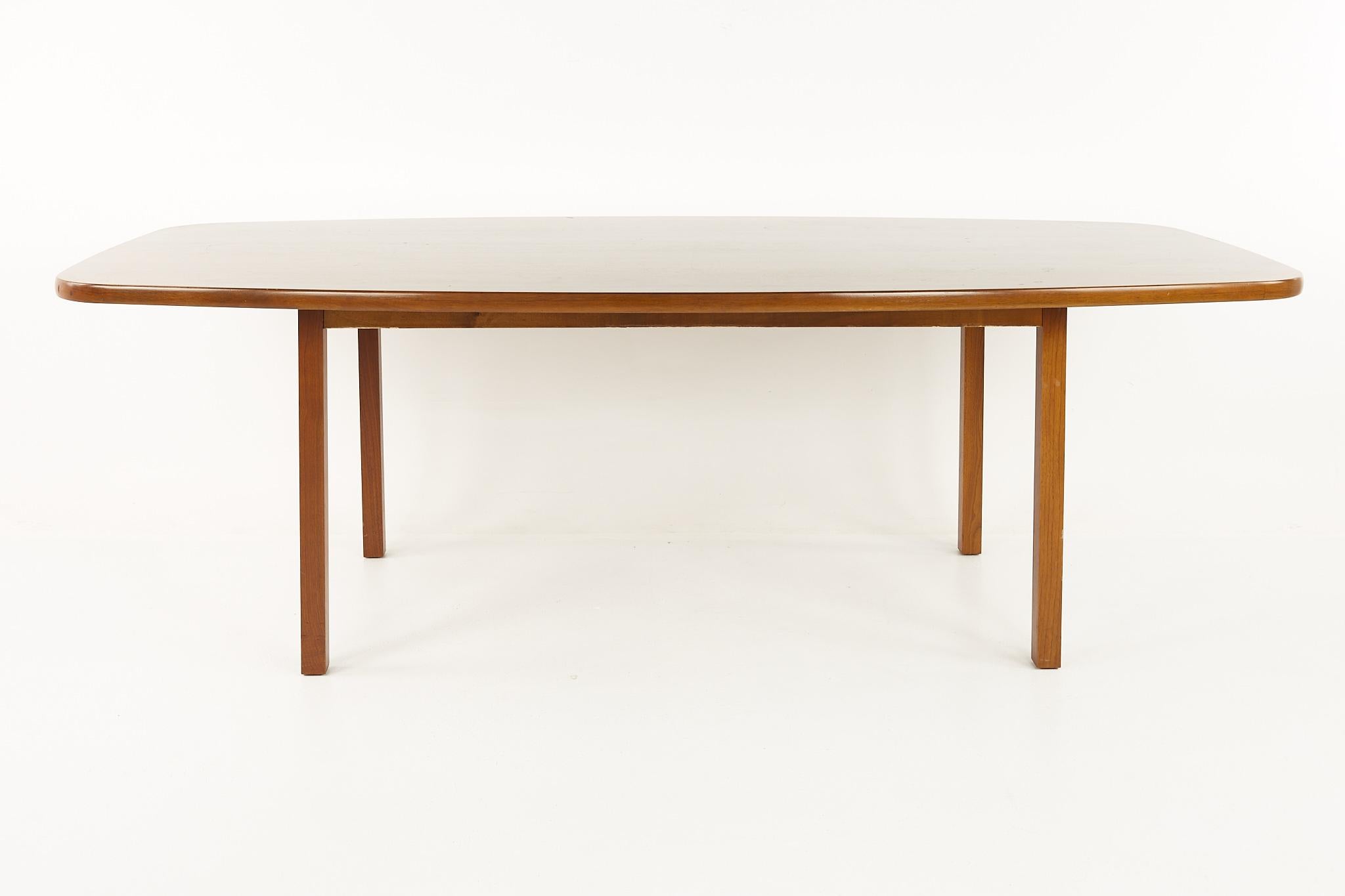 Edward Wormley für Dunbar Konferenztisch aus der Mitte des Jahrhunderts

Dieser Tisch misst: 90 breit x 42 tief x 29 Zoll hoch, mit einem Stuhl Abstand von 29,5 Zoll

Alle Möbelstücke sind in einem so genannten restaurierten Vintage-Zustand zu